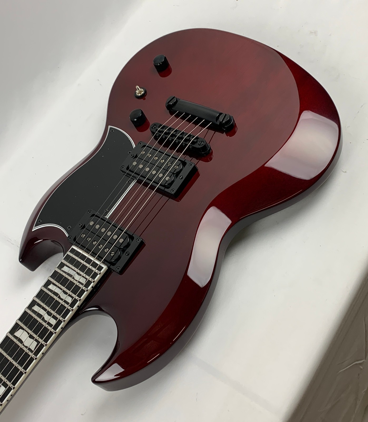 ESP E-II Viper Electric Guitar See Thru Black Cherry + ESP Case – B-Stock – EII