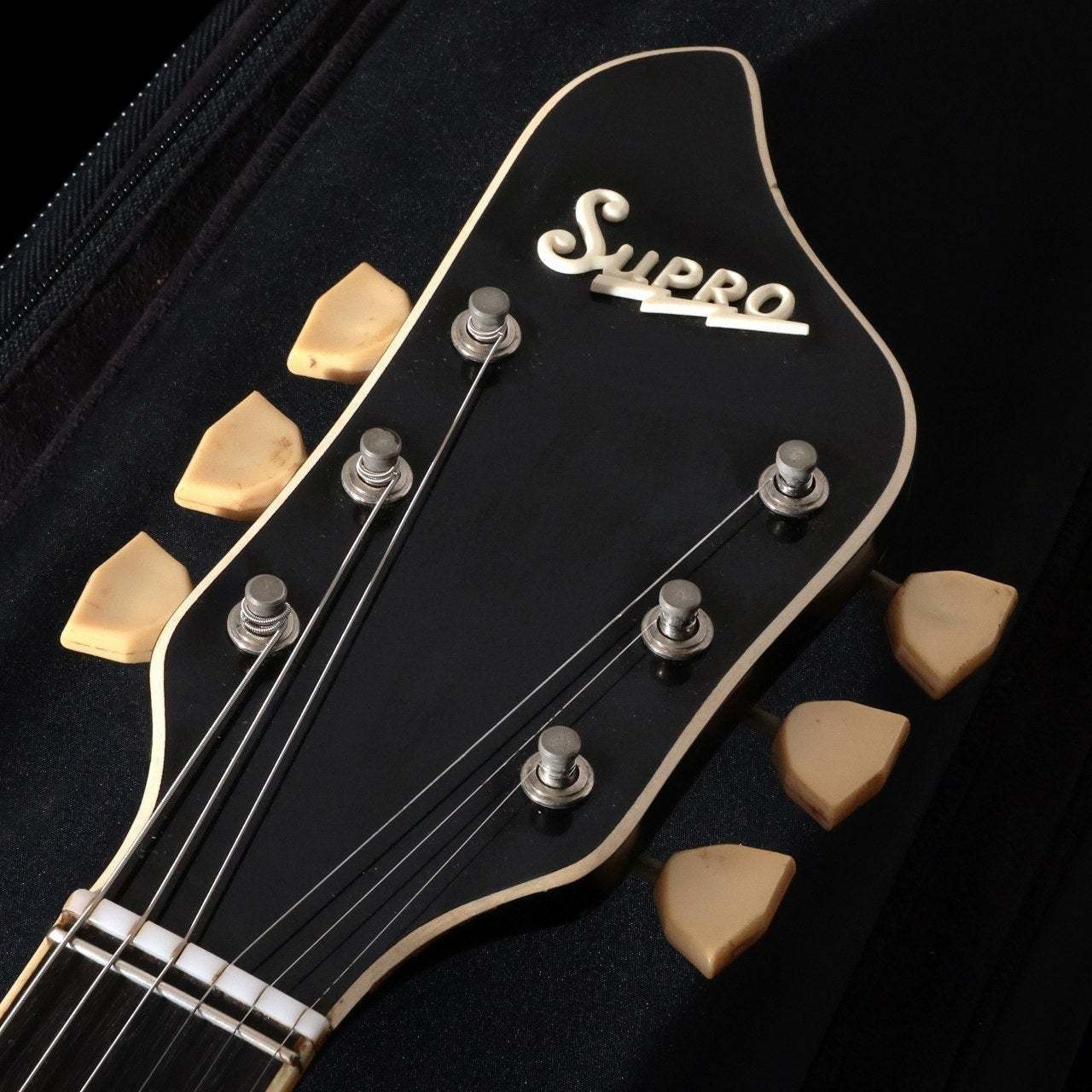 SUPRO 1965 Martinique w/gig bag USED