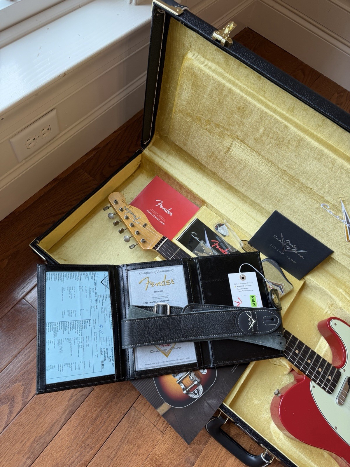 2025 Fender Custom Shop ‘63 Telecaster LR25 Relic – Dakota Red