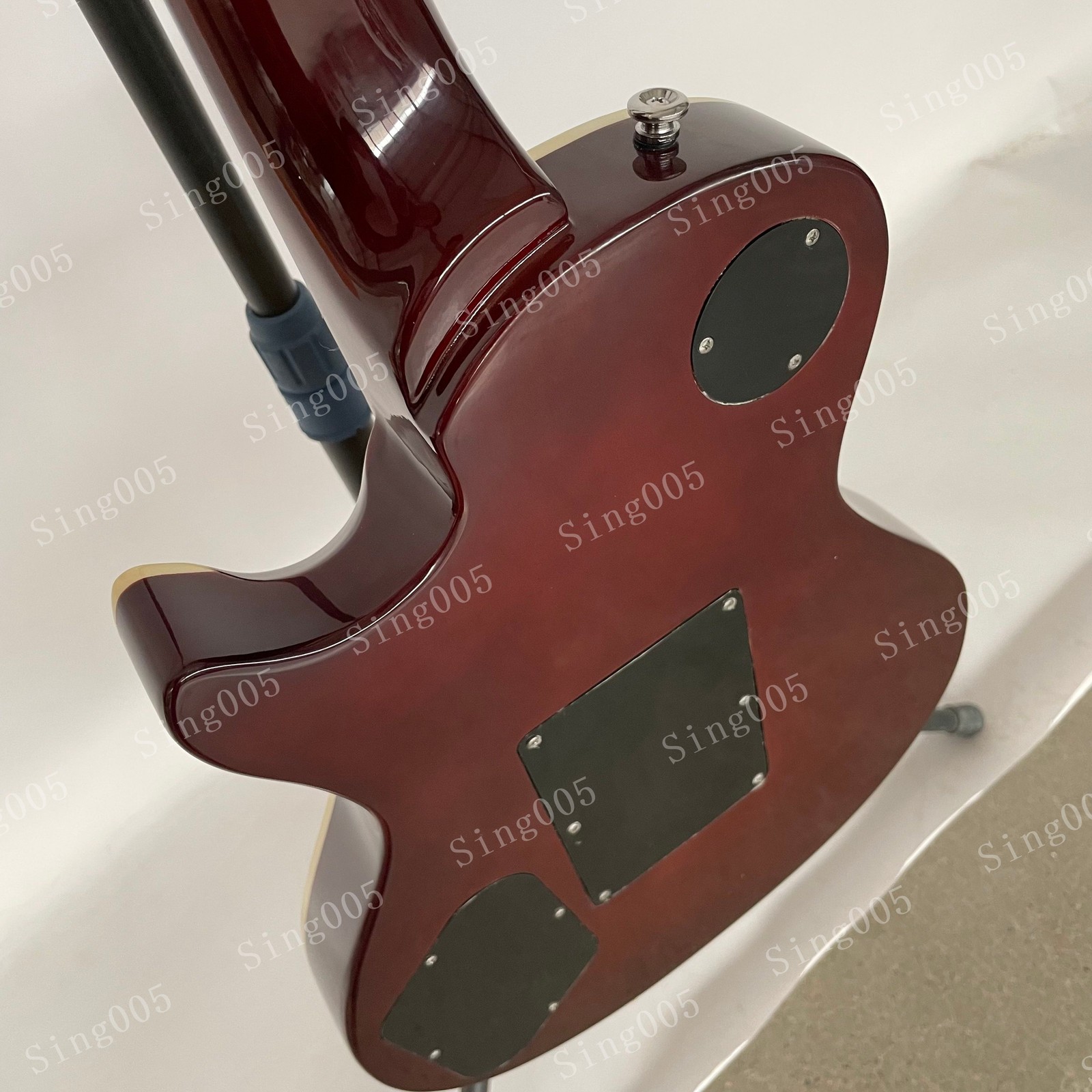 Hot Sale Electric Guitar Flamed Maple Top Bird Inlay Chrome Hardware Tremolo