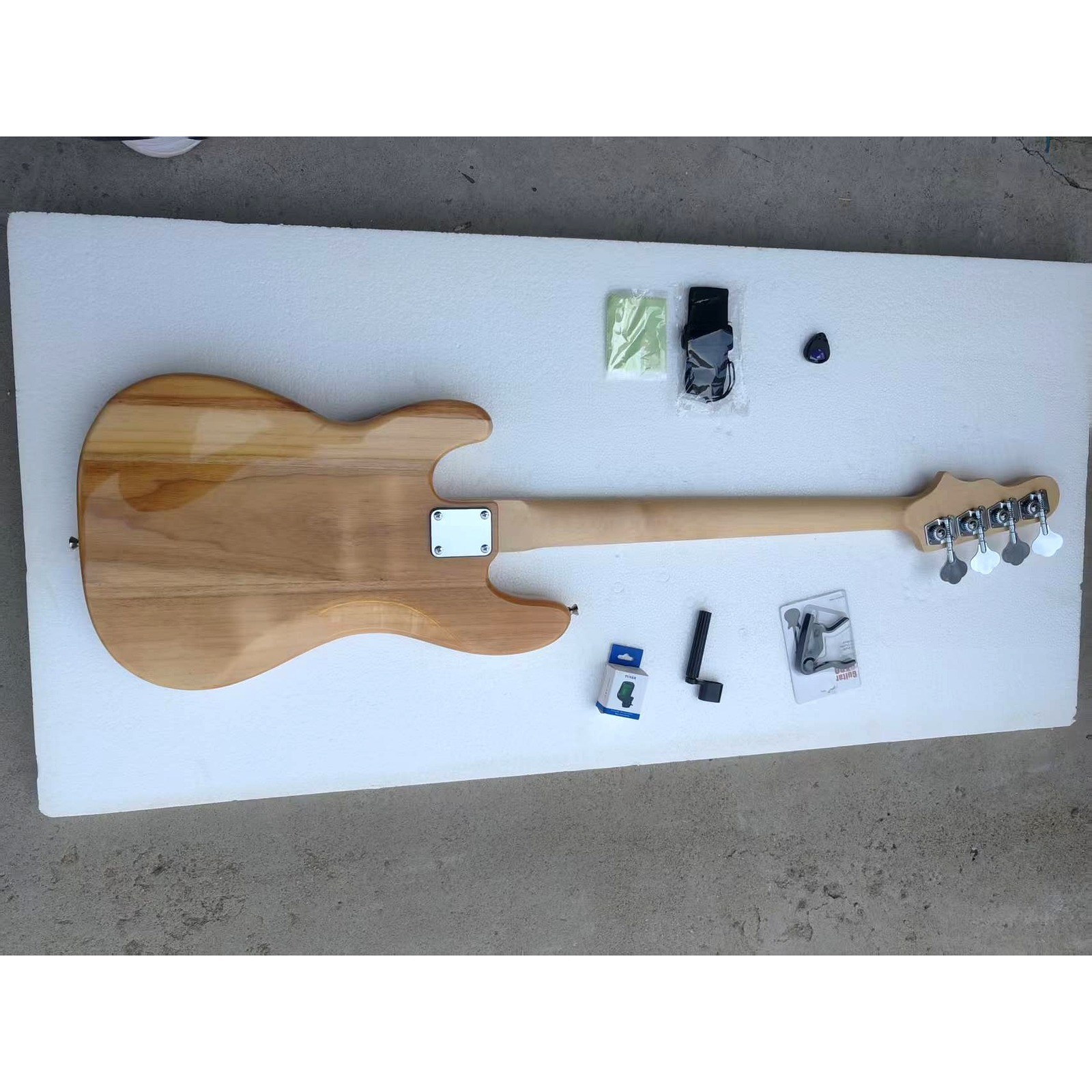 Bass Natural Wood Color Paulownia Body Maple Fretboard White Pickguard