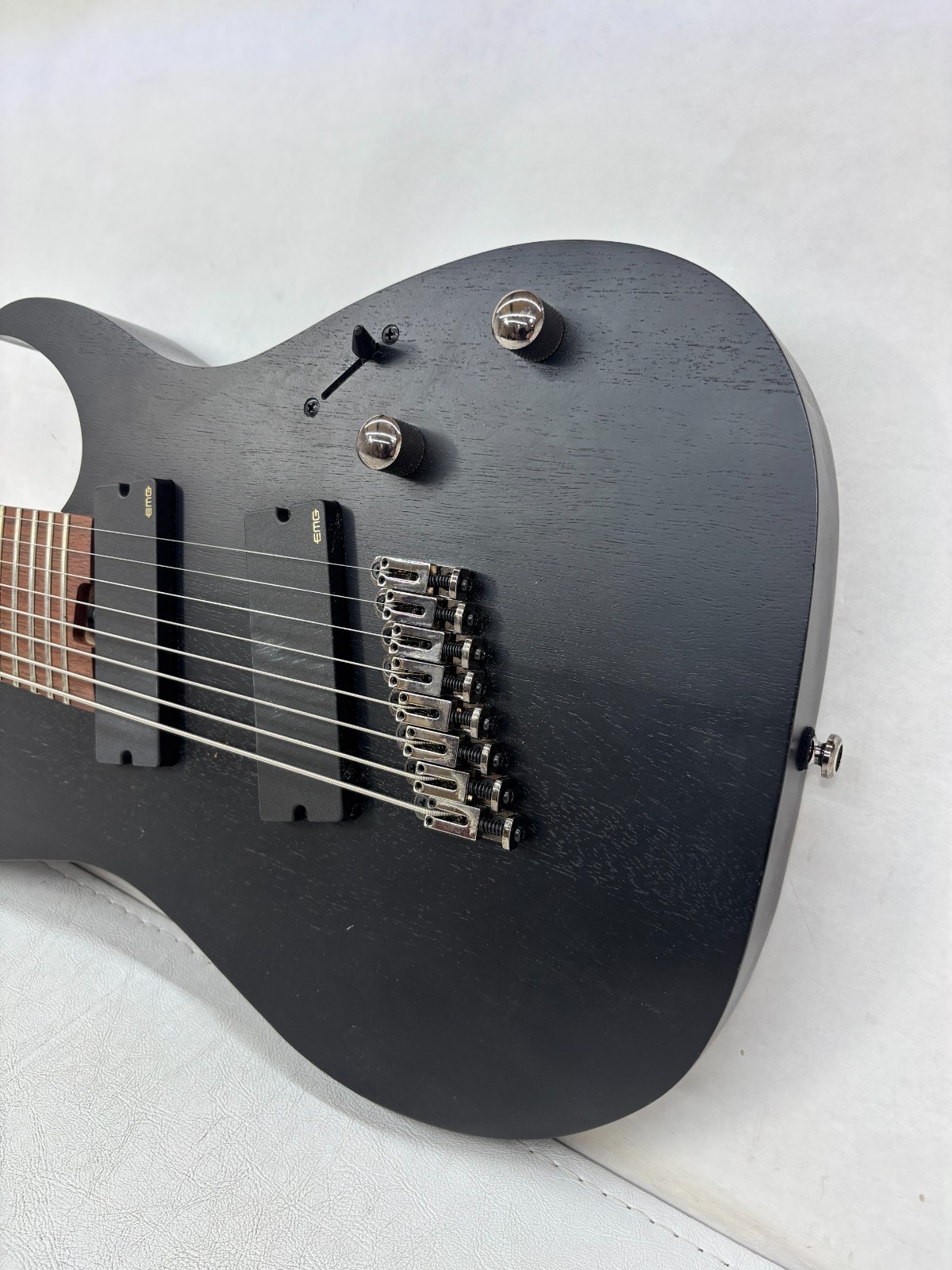 Ibanez RG Iron Label RGIM8MH Multi-Scale – Weathered Black