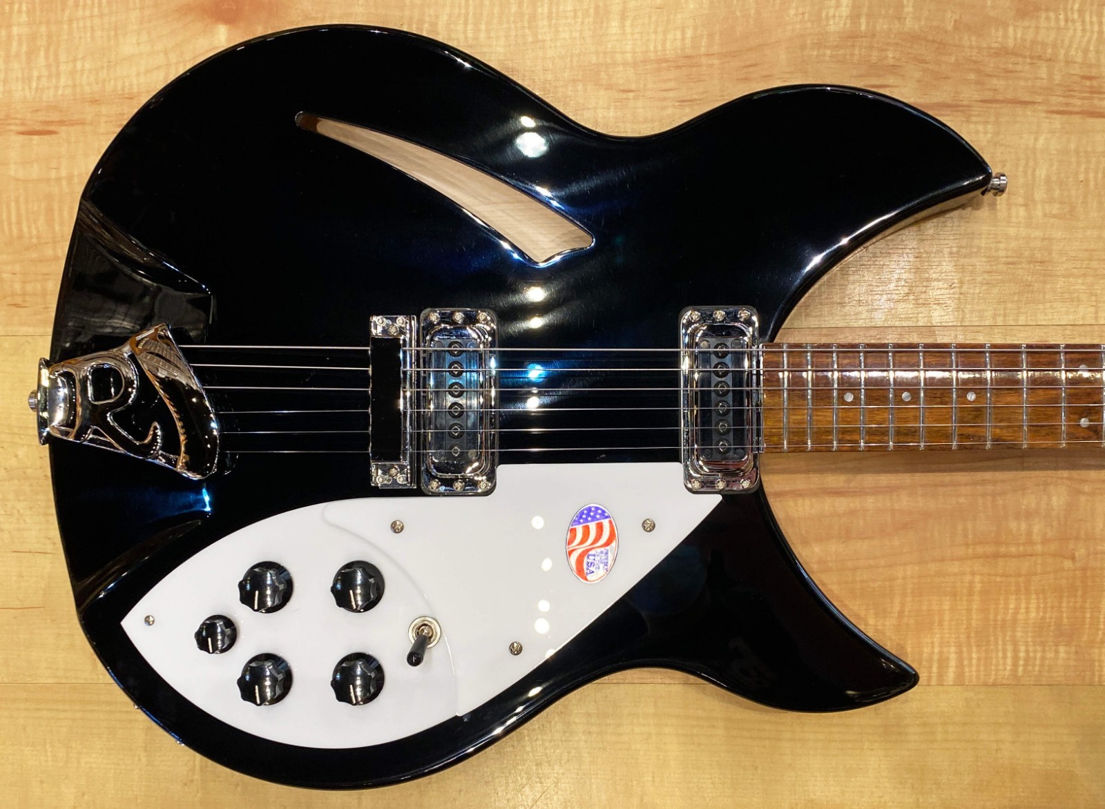 Rickenbacker 330 6-String Electric Guitar JetGlo (Black)