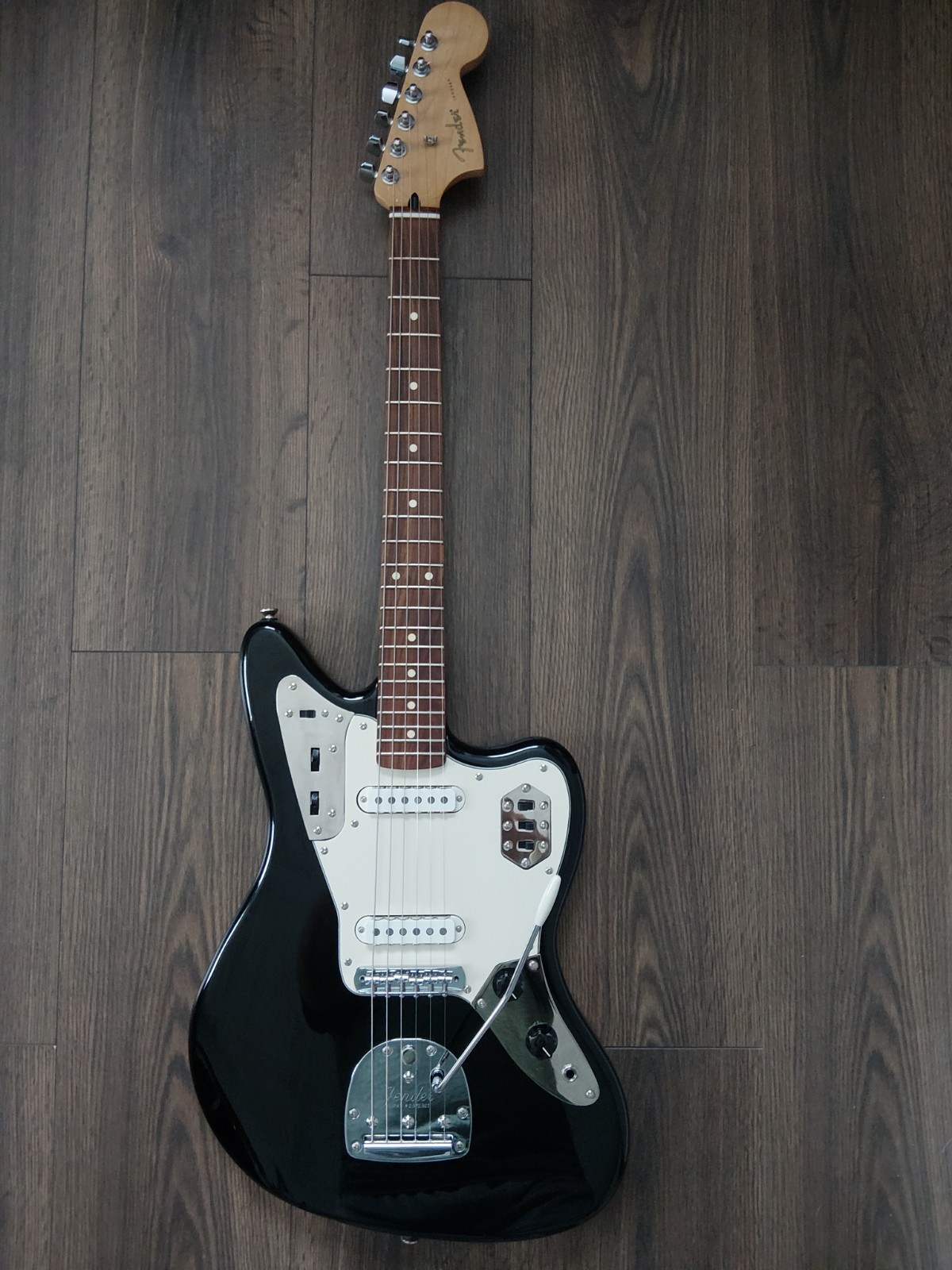 Fender Jaguar – Vintage Style With Pau Ferro Neck – Made In Mexio