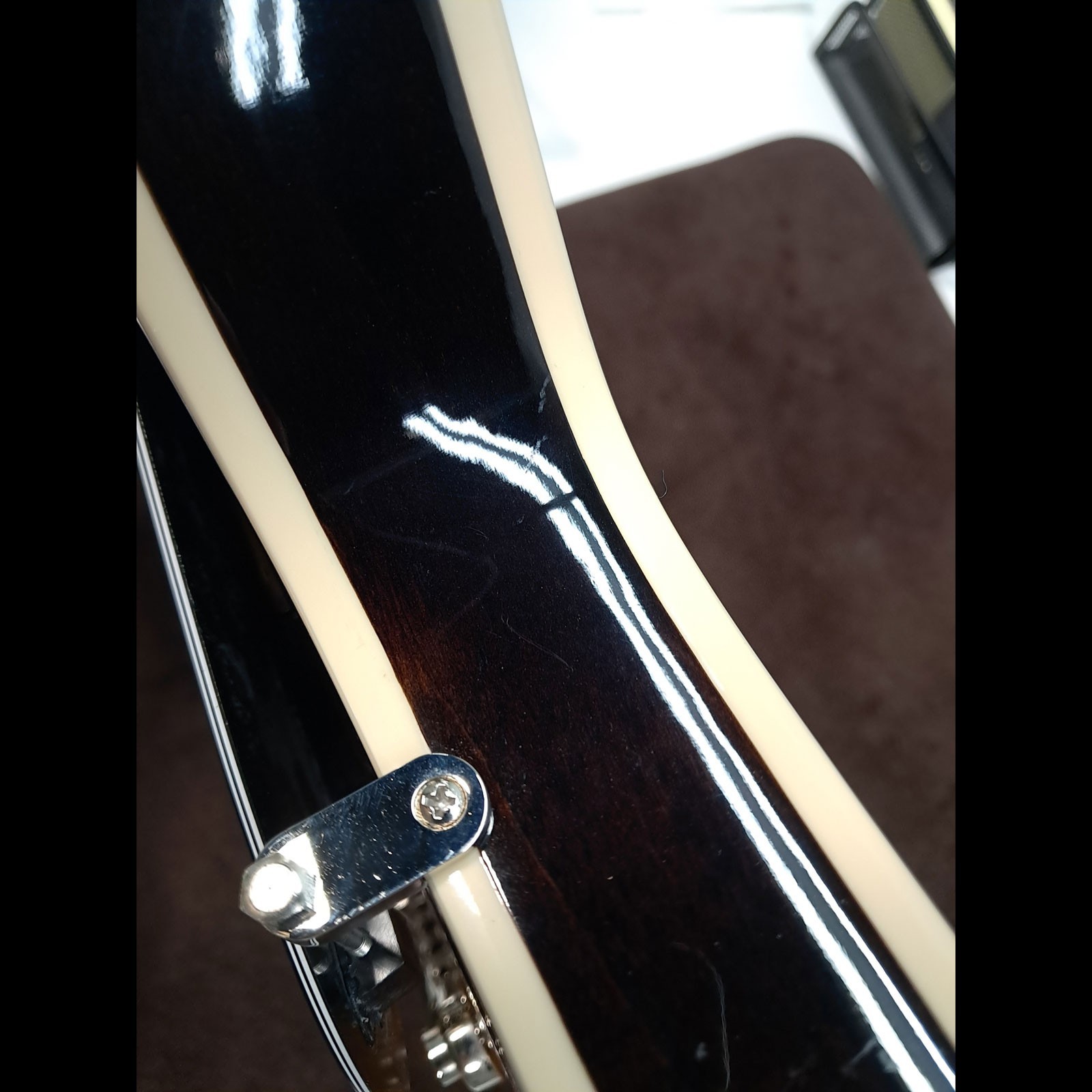 Gibson 2025 ES-335 Vintage Burst w/OHSC (186) USED