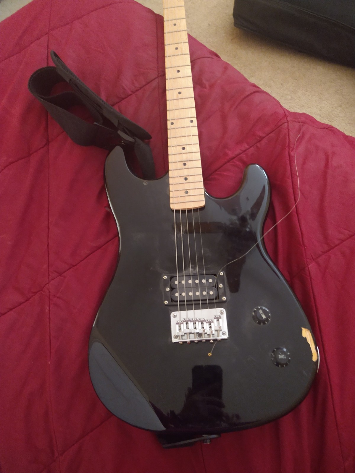 Davison Electric Guitar Black Solid Body 6 String Right-Handed Maple Neck Wood