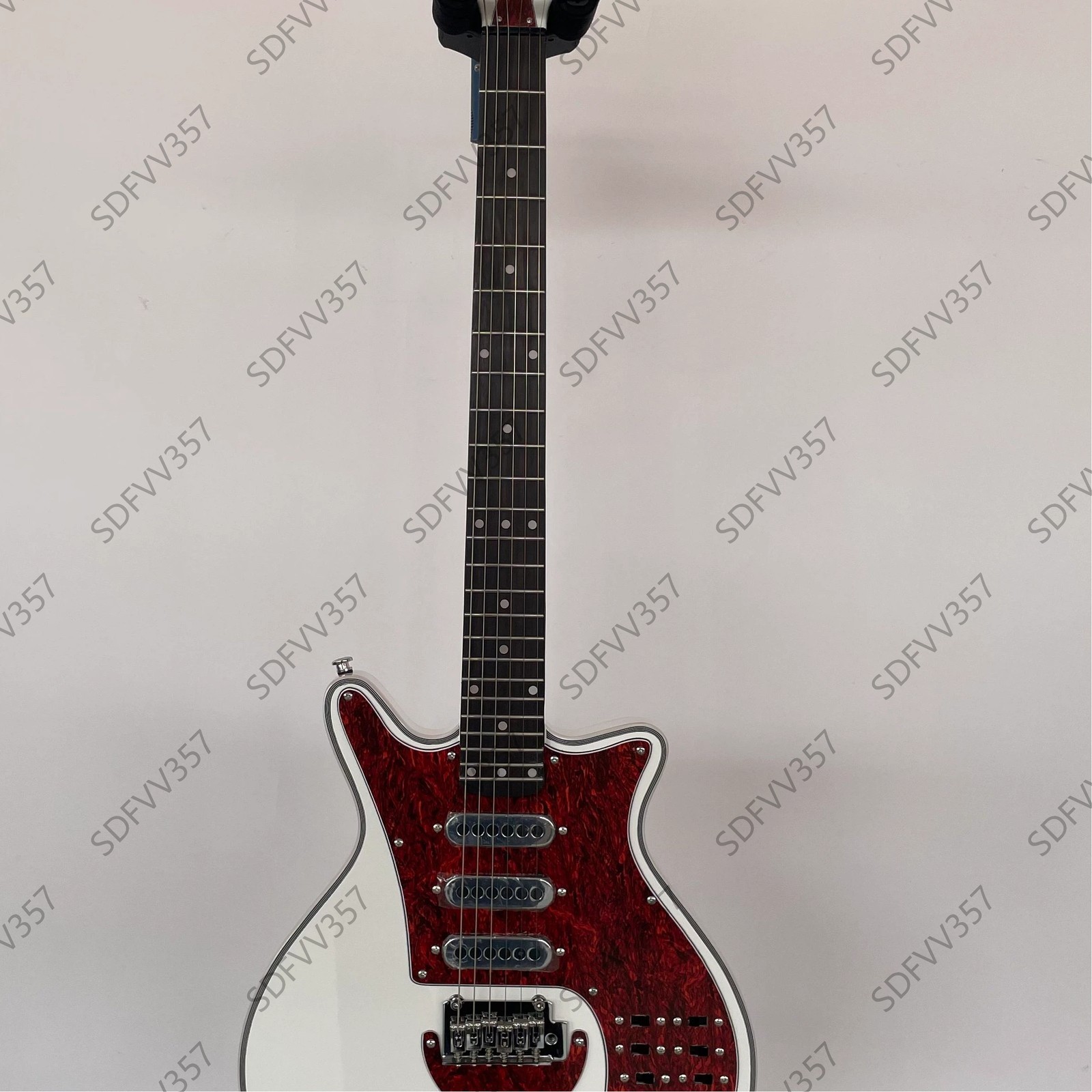 White Irregular Electric Guitar Red Tortoise Pickguard 3 Single Coil Pickups