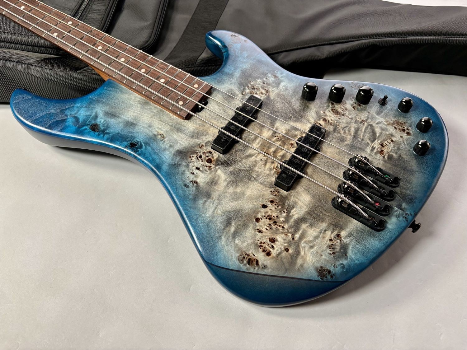 Ibanez / MDM1600-CTL (Cosmic Blue Starburst Low Gloss) Electric Bass