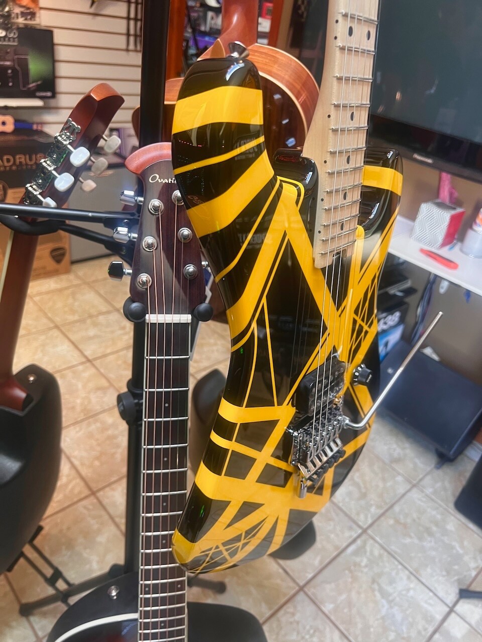 EVH Striped Series Guitar, Line 6 Spider V 30 MkII Amp & Relay G10TII Wireless
