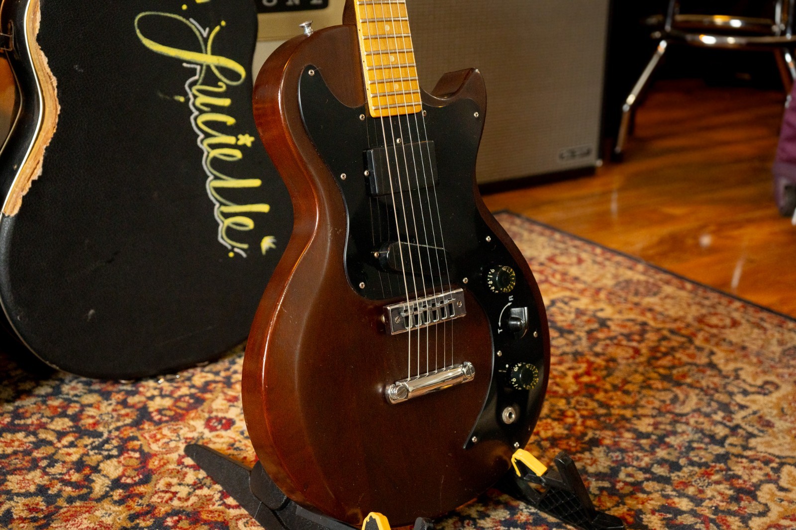 Gibson Marauder – 1979 – Walnut – Maple Fretboard – “Rare Dark Back Neck”
