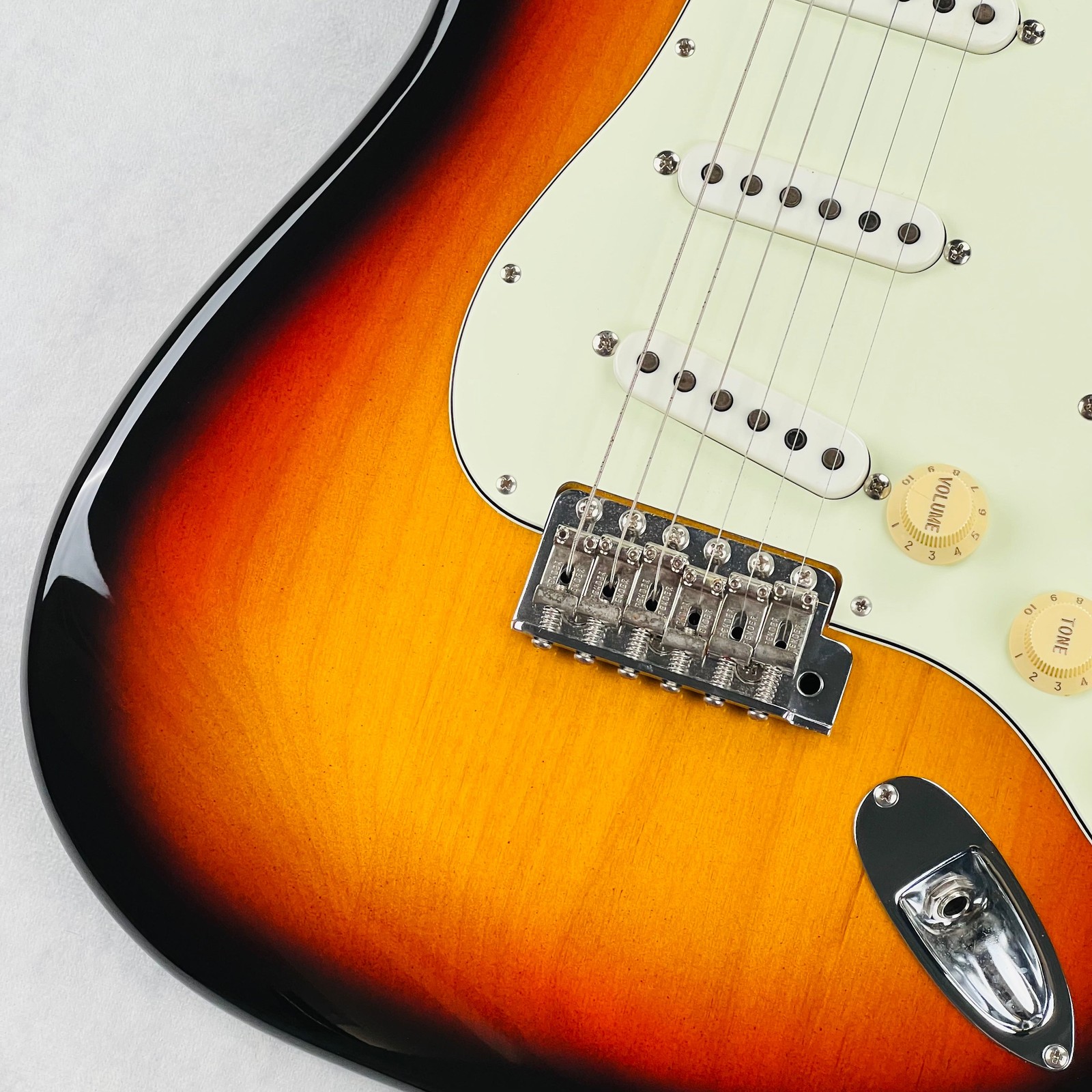 Fender ST-62 Stratocaster Crafted In Japan with HSC 2006 – 3-Tone Sunburst