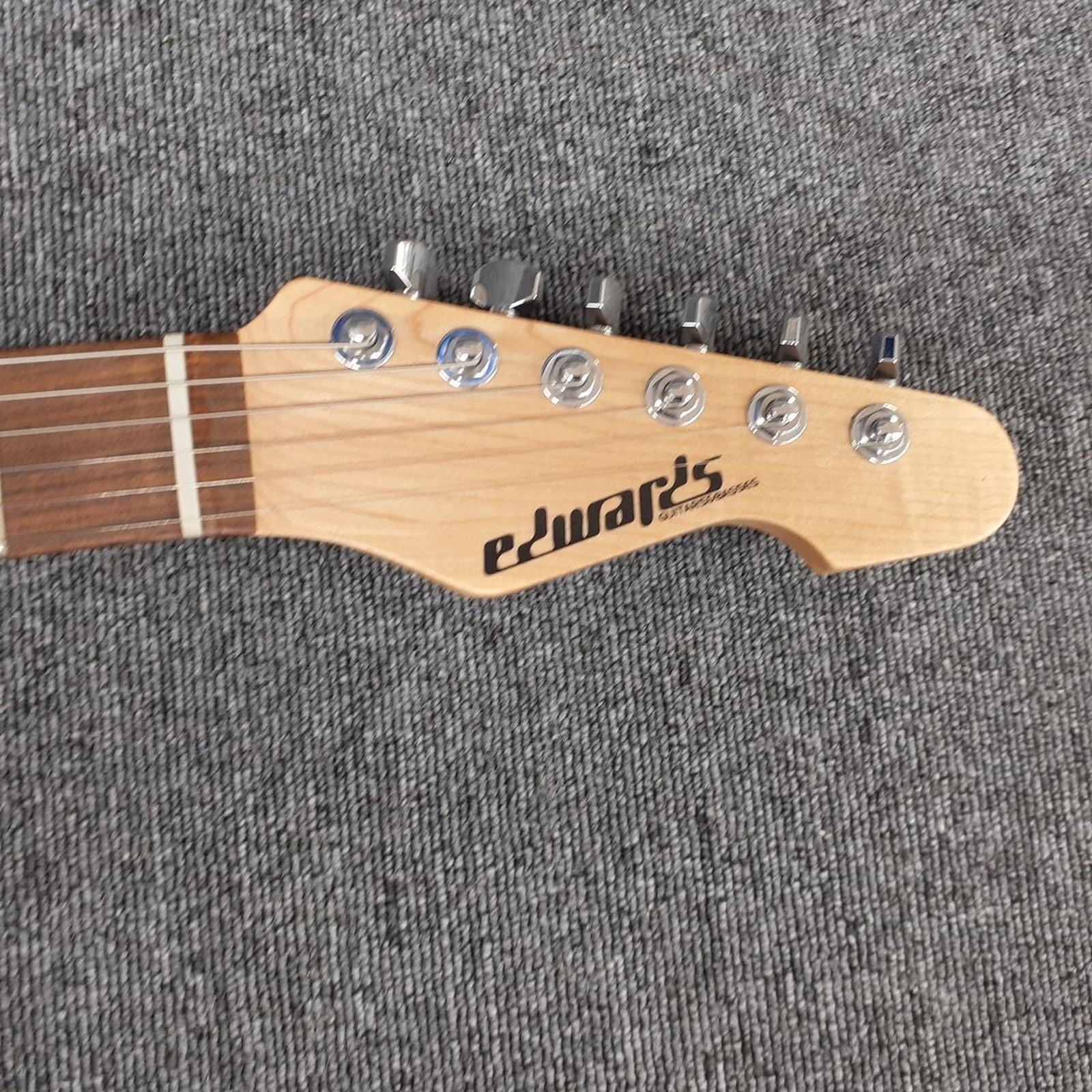 EDWARDS E-SNAPPER TO ROYAL SILVER Used Alder body Rosewood fingerboard w/Gigcase
