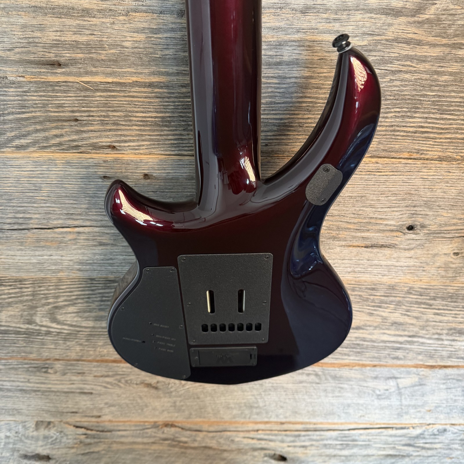 Ernie Ball Music Man John Petrucci Majesty Premium Select 7 – Carnelian Red
