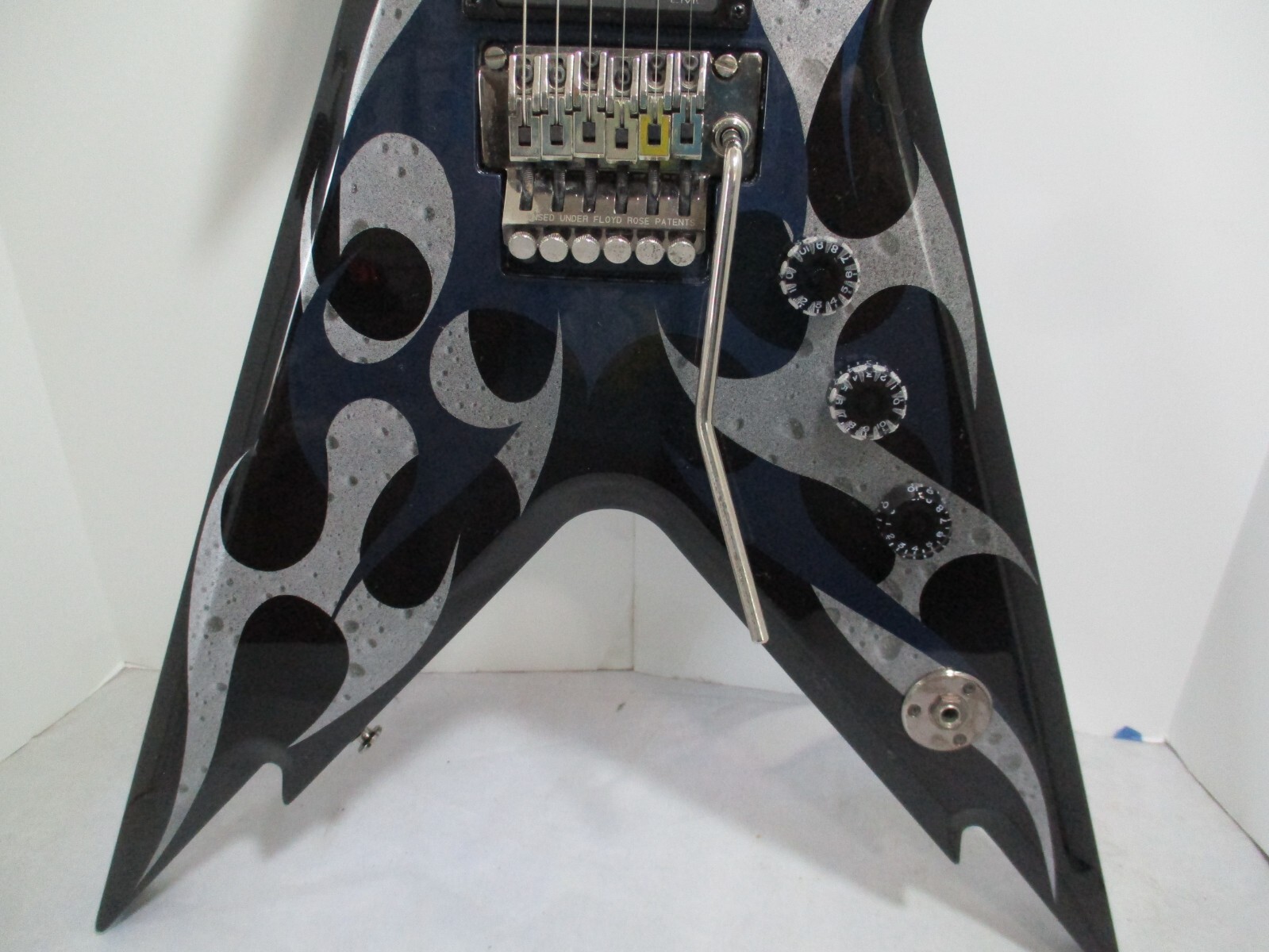 Dean RZR Razorback Black with blue &silver flames and EMG pickups