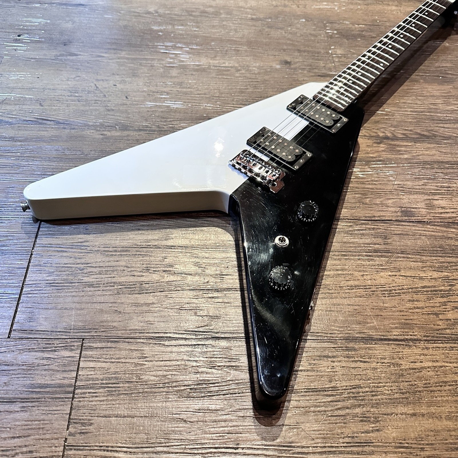 Morris Hurricane Vivian Black White 1980s Used Maple Neck Vivian Black White
