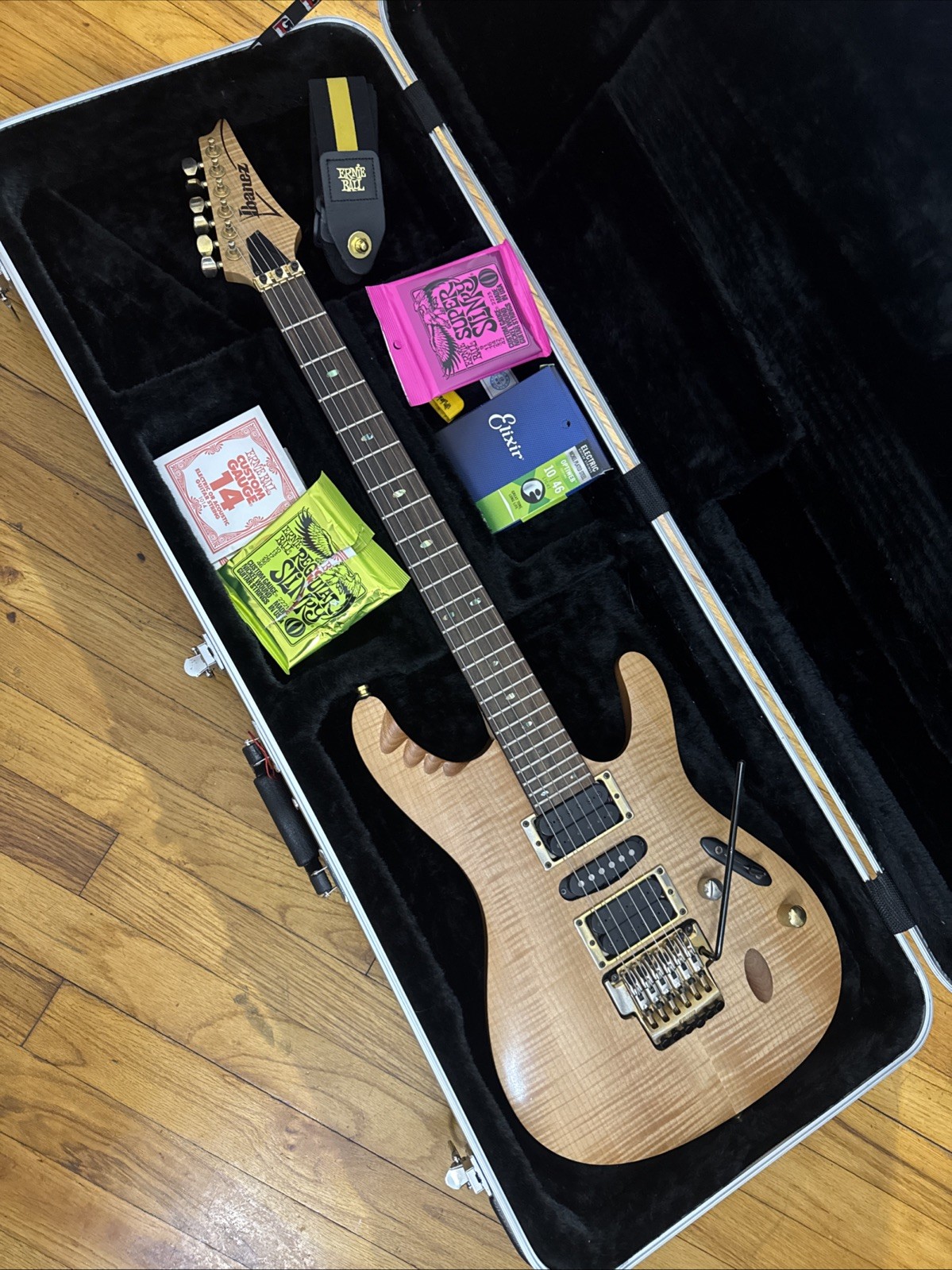 Ibanez EGEN8 Herman Li Signature Platinum Blonde With Hard Case Dragonforce