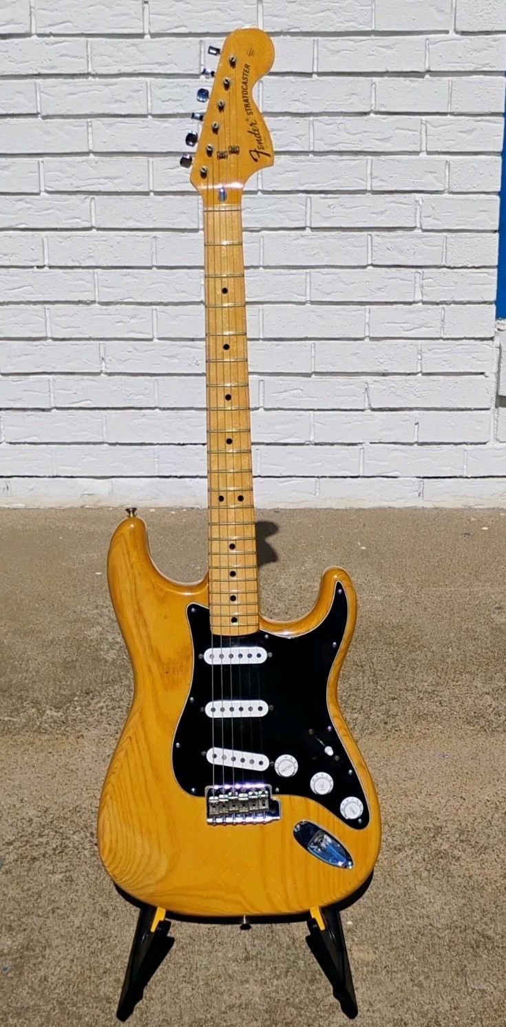 1976 Fender Stratocaster Natural w/HSC!