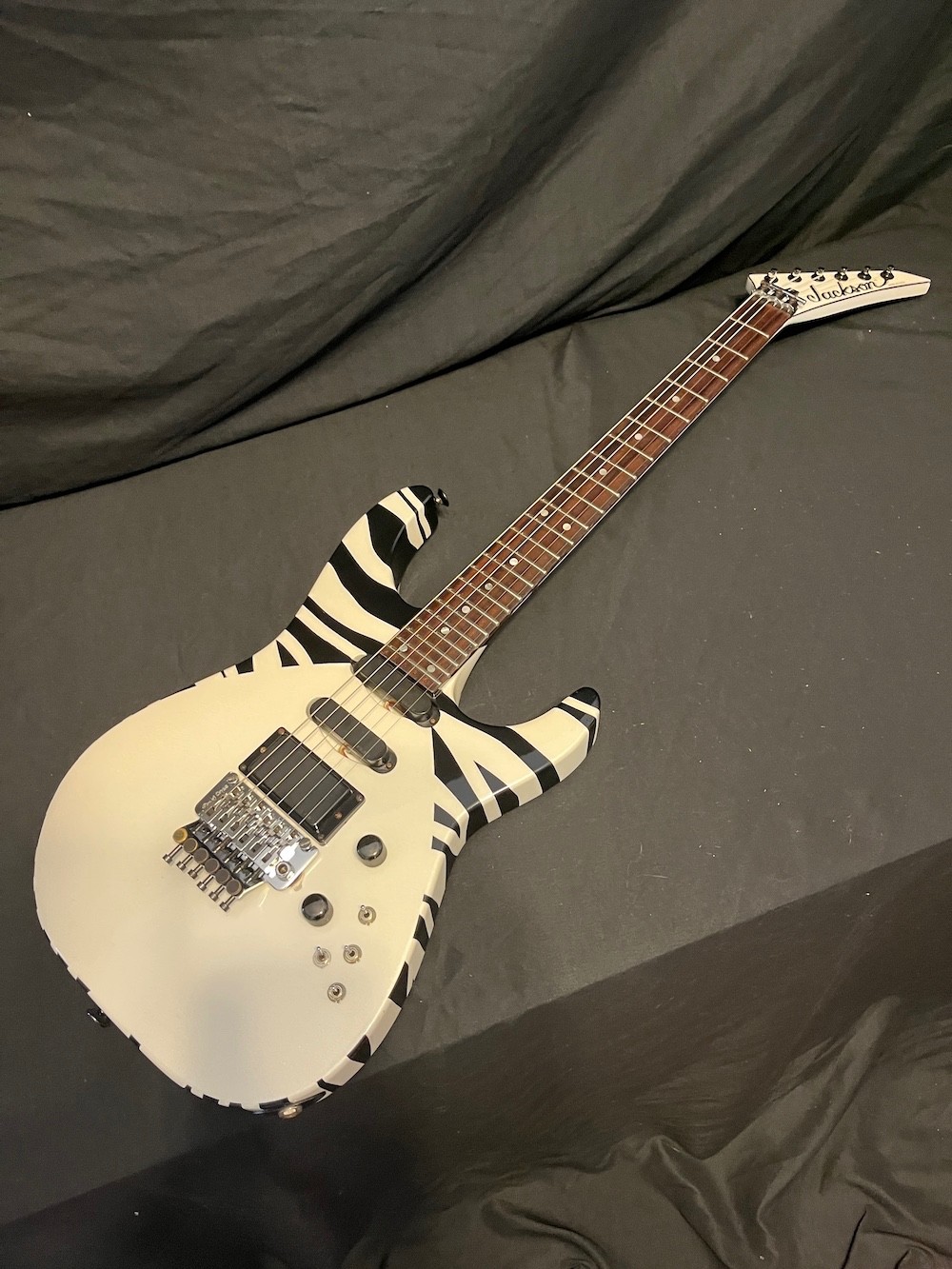 1986 Jackson USA Soloist Platinum Pearl Guitar W/Zebra Stripes W/Case