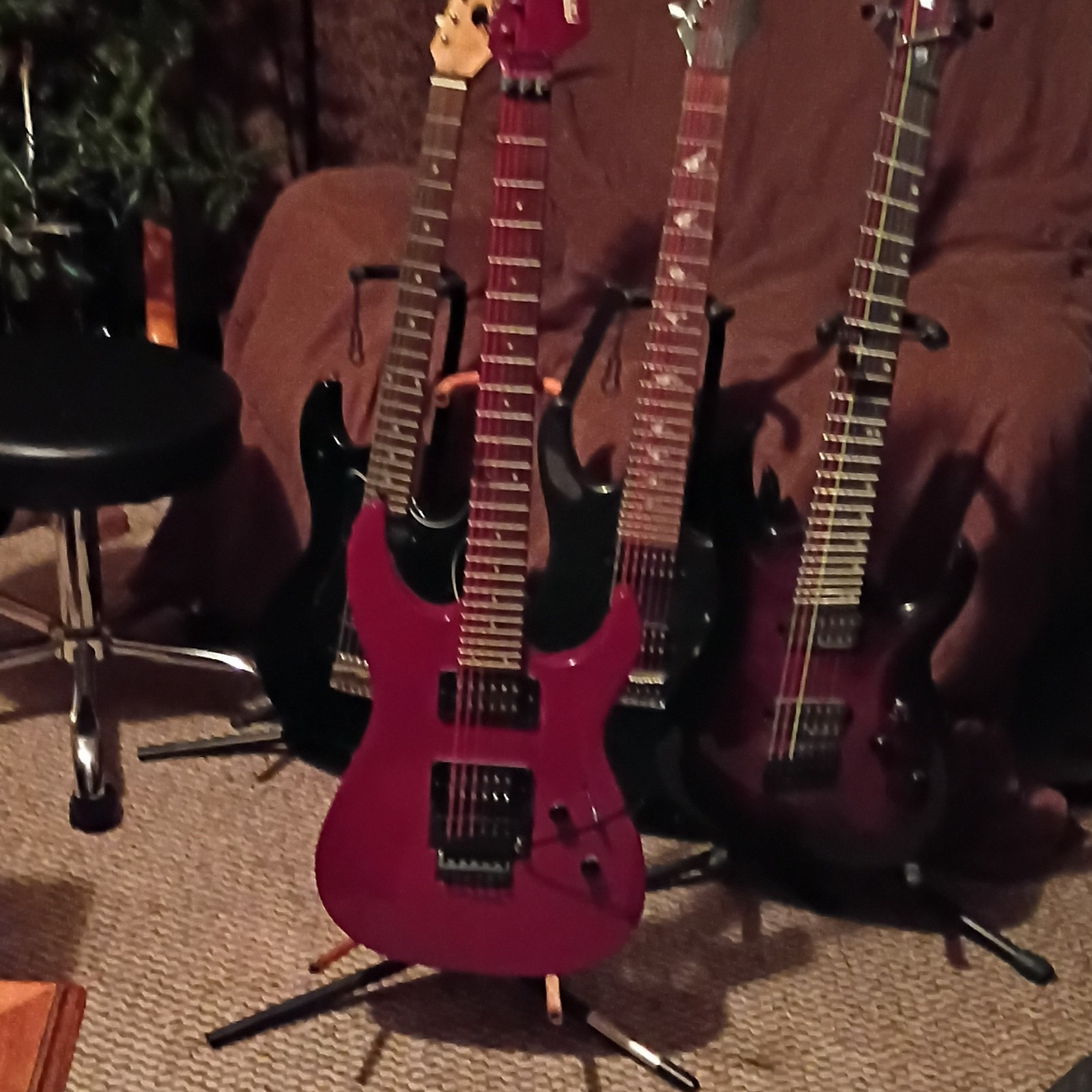 Fernandes 6-String Solid Body Right-Handed w/whammy bar,new tuners ,floyd rose.