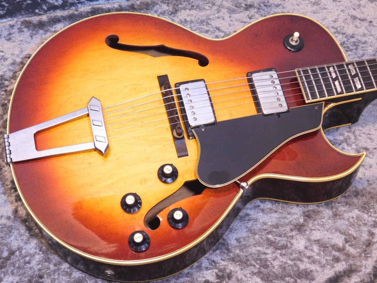 Gibson ES-175D 1970s Hollowbody Guitar 43mm neck, Orange Label, Used