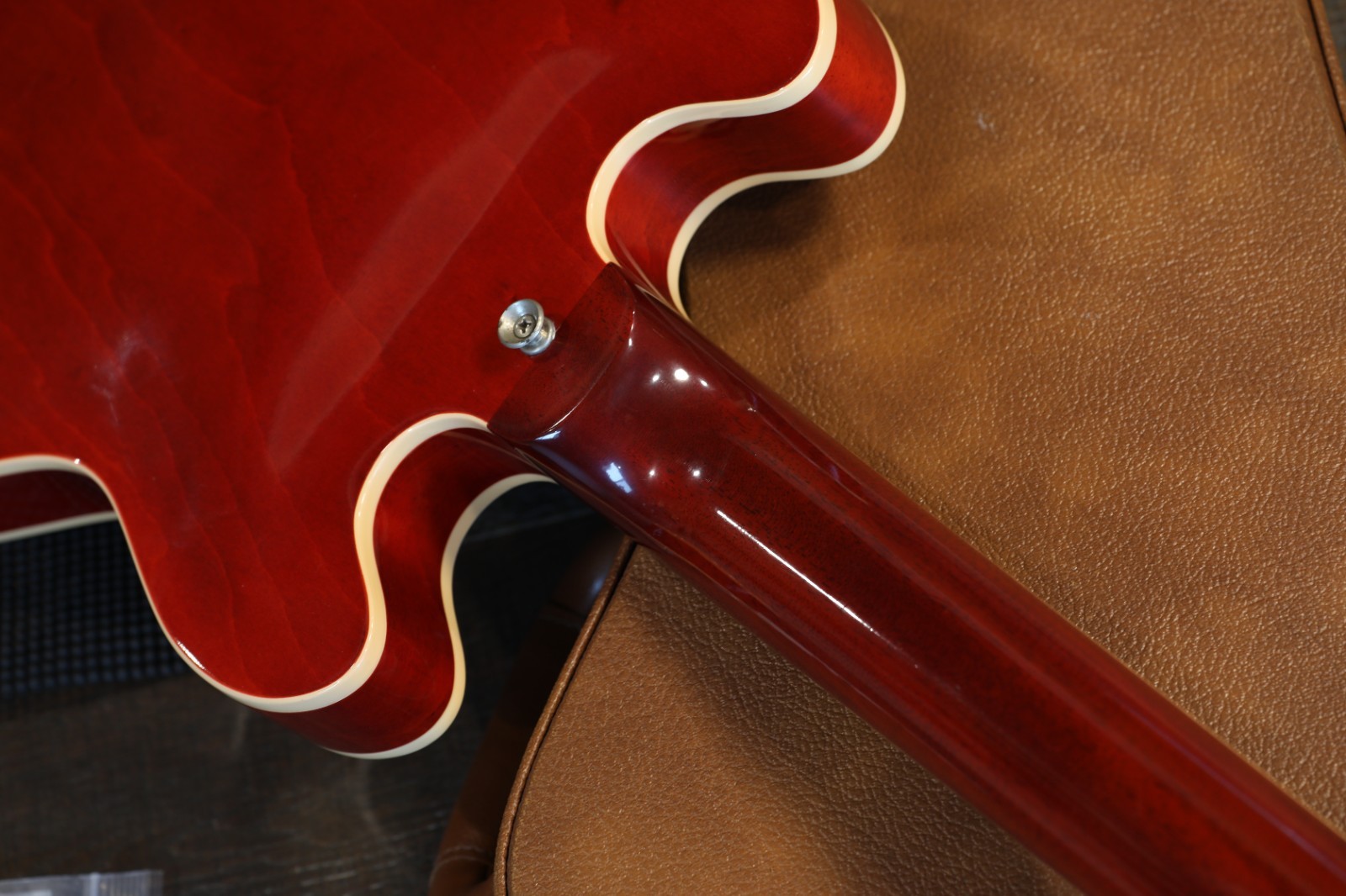2013 Gibson ES-339 Semi-Hollow Electric Guitar Cherry + OHSC