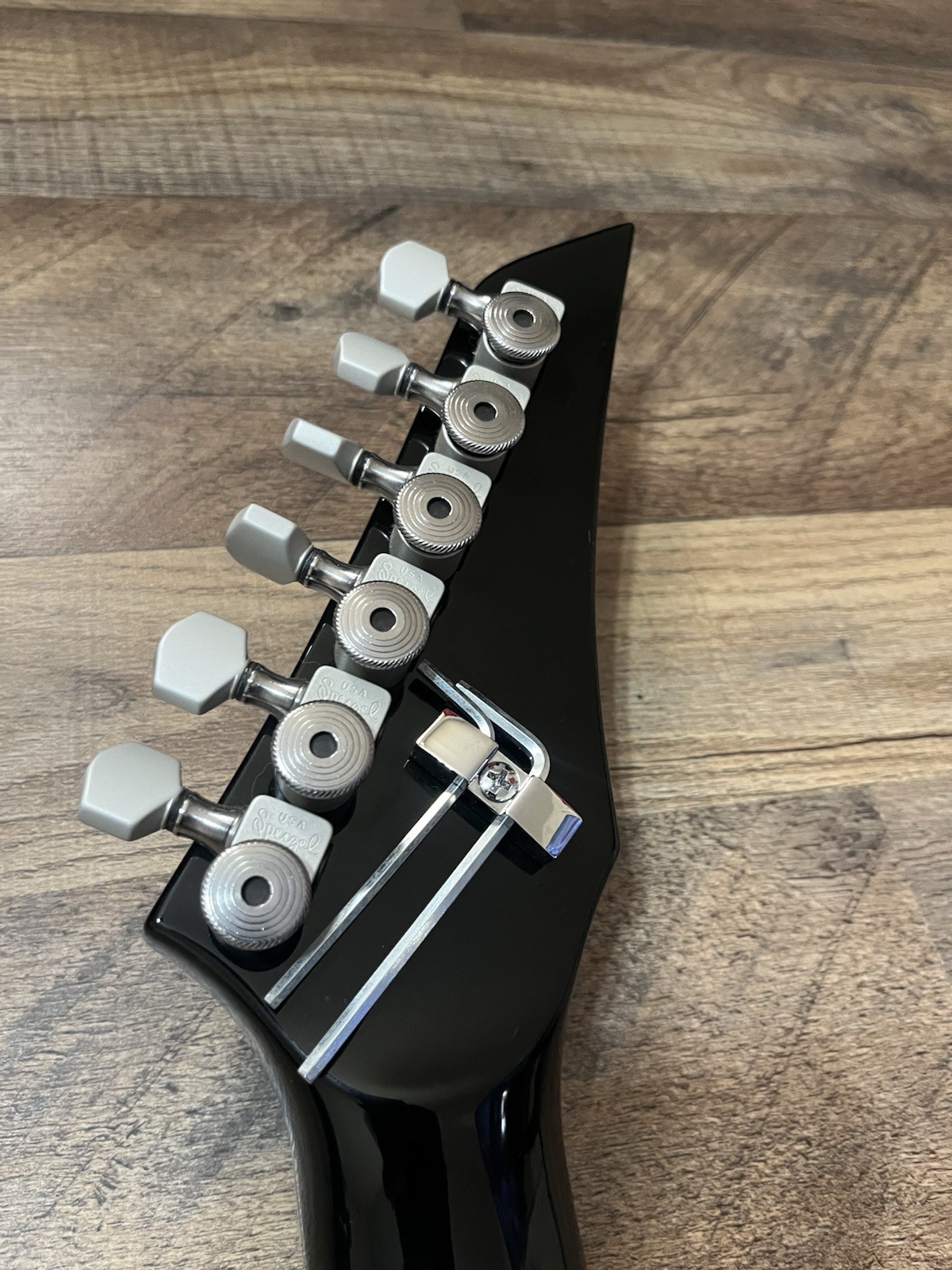 90’s Carvin DC-127 Reverse Floyd Rose Electric Guitar – Black