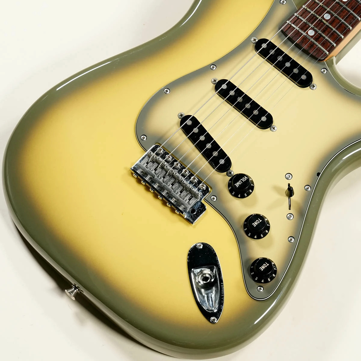 Used Fender Japan / Antigua Stratocaster 2002-2004 Shibuya Store No.RG1808