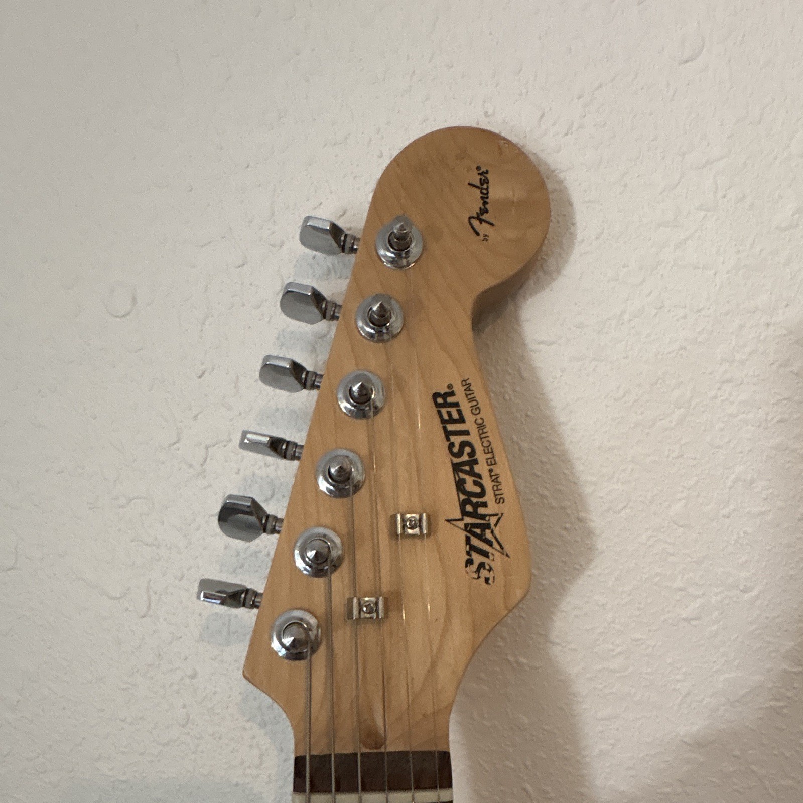 Squier By Fender SSS Stratocaster SN: ICSD21010562 – 2 Color Sunburst