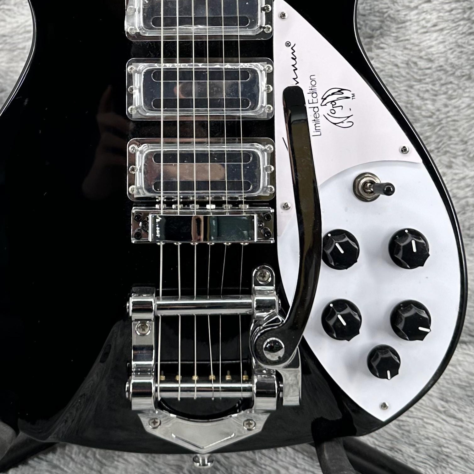 Custom Lennon‑signature 325 Black Electric Guitar Bigsby Tremolo 6string Ship US
