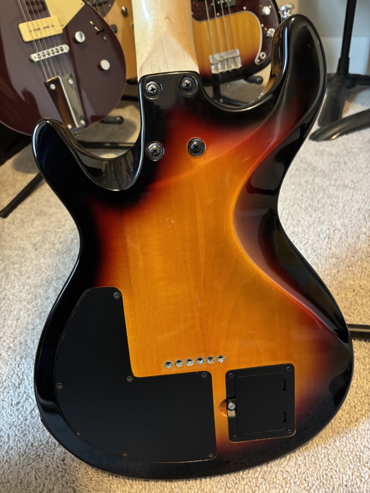 Line 6 Variax 500 modeling guitar