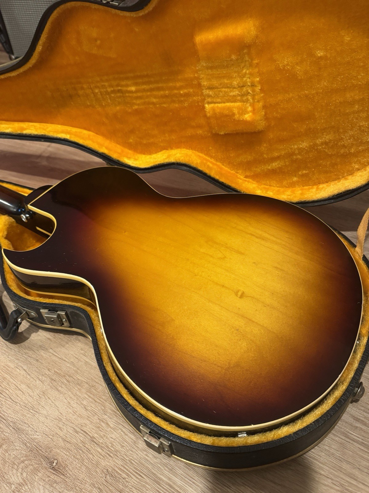 1963 Gibson ES-140T 3/4 Sunburst
