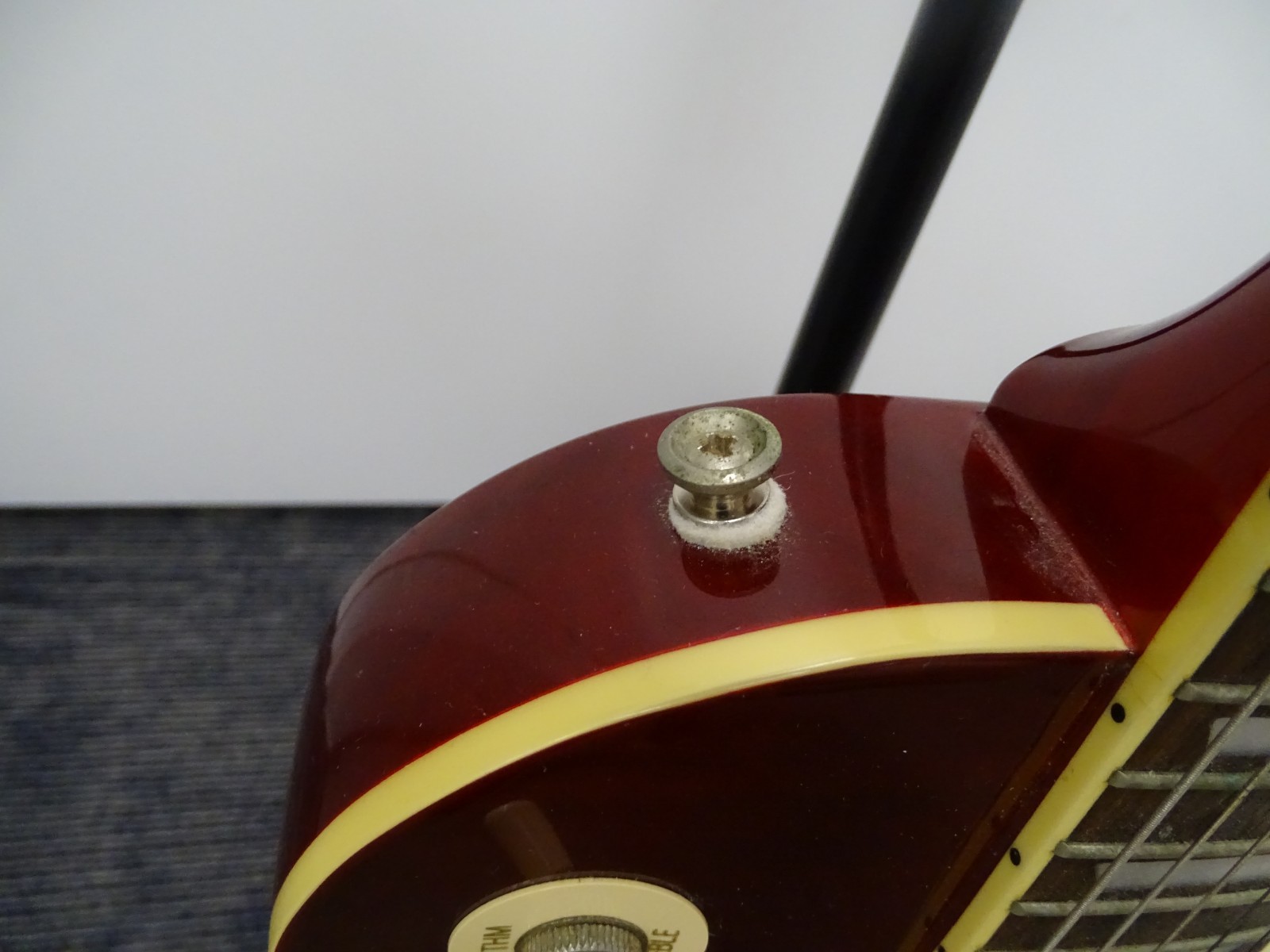2020 Epiphone Les Paul Standard Cherry Sunburst Guitar (19427-Show-mss)