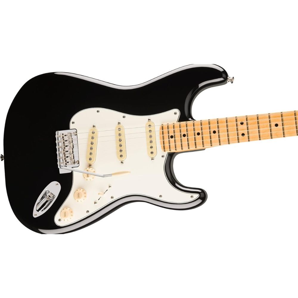 Fender Player II Stratocaster – Black Bundle with Tweed Case, Strap, Strings