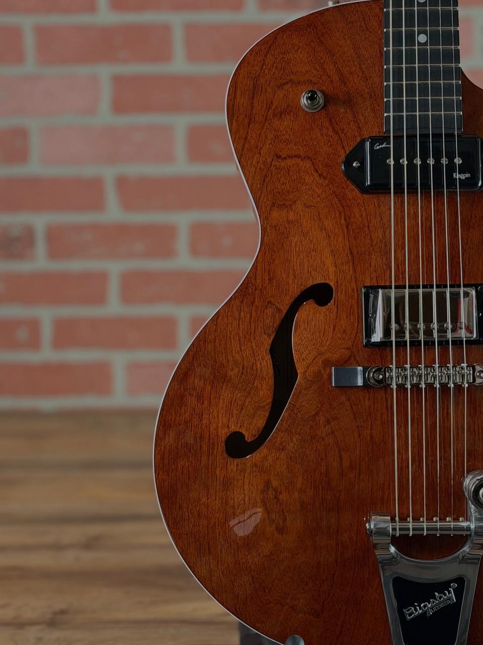 Godin 5th Avenue Uptown Custom Hollow-Body Electric Guitar – Havana Brown