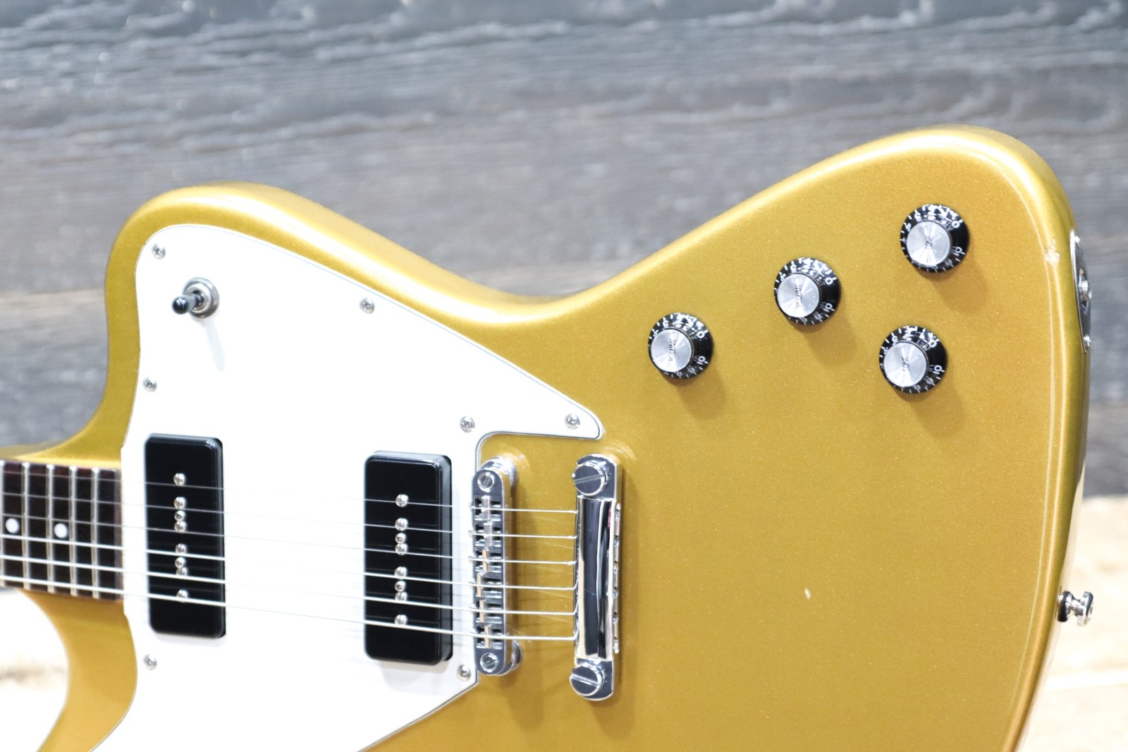 Eastwood Guitars Stormbird Gold Solid Basswood Body El. Guitar w/Bag #1301087