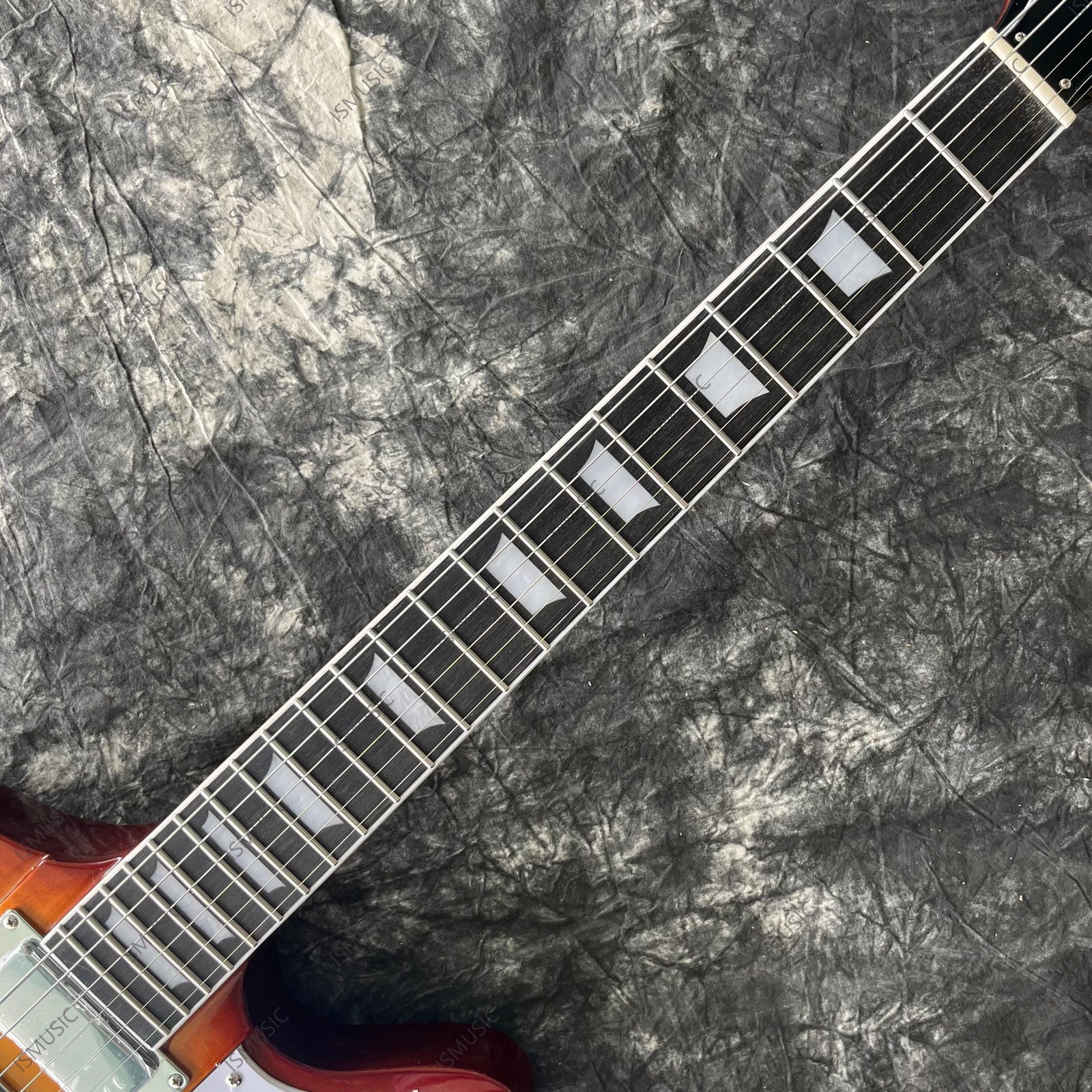 Solid Body Electric Guitar Stainless Steel Rounded Fret Flamed Maple Top Veneer