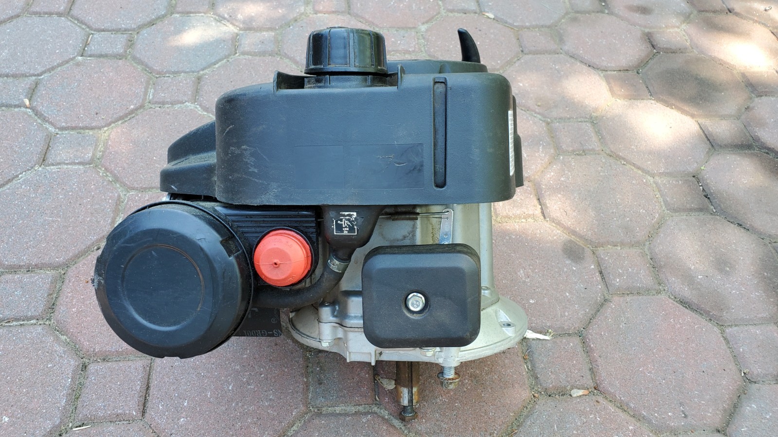 2018 year Yard Machines Briggs & Stratton Powermore 140cc lawn mower engine runs