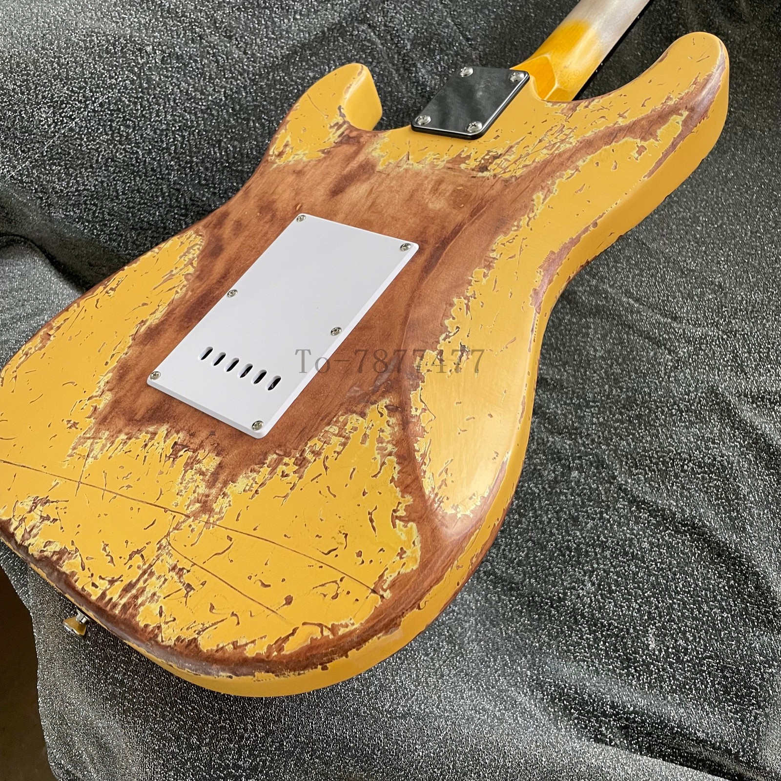 Vintage ST Electric Guitar 3S Pickups Rosewood Fretboard Tremolo Bridge Yellow