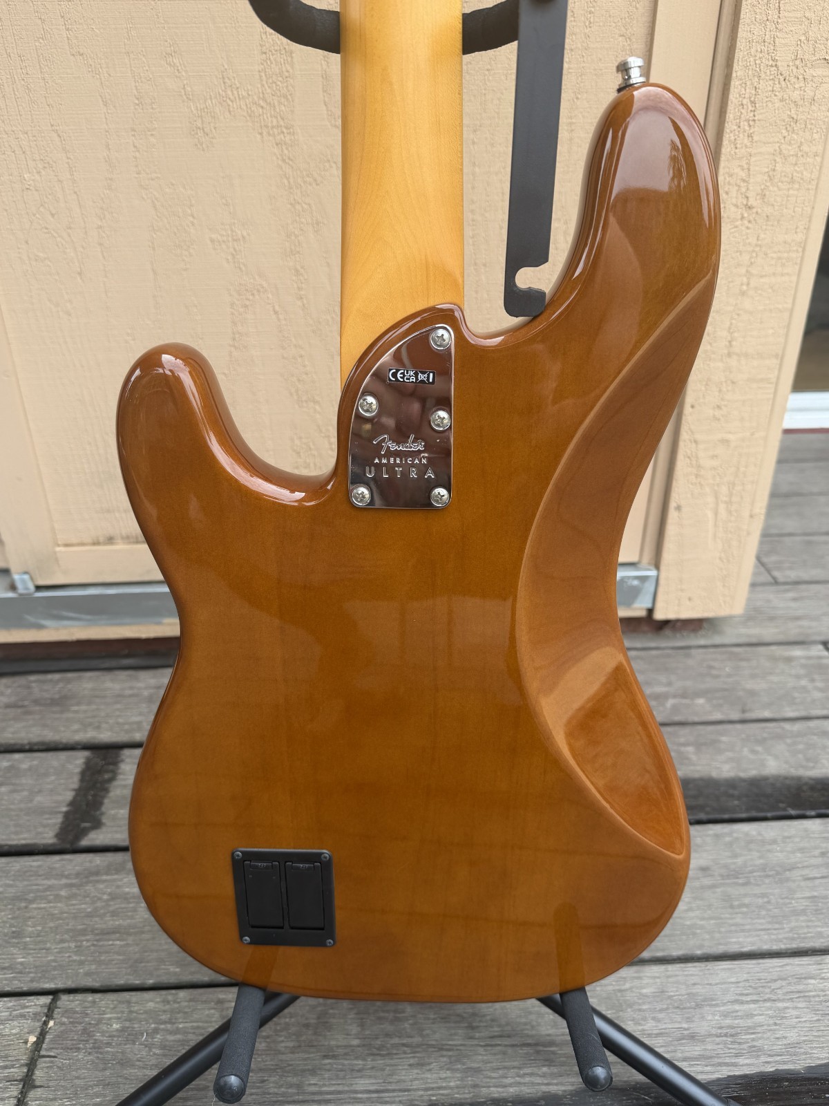 Fender Limited-Edition American Ultra Precision Bass Guitar Tiger’s Eye