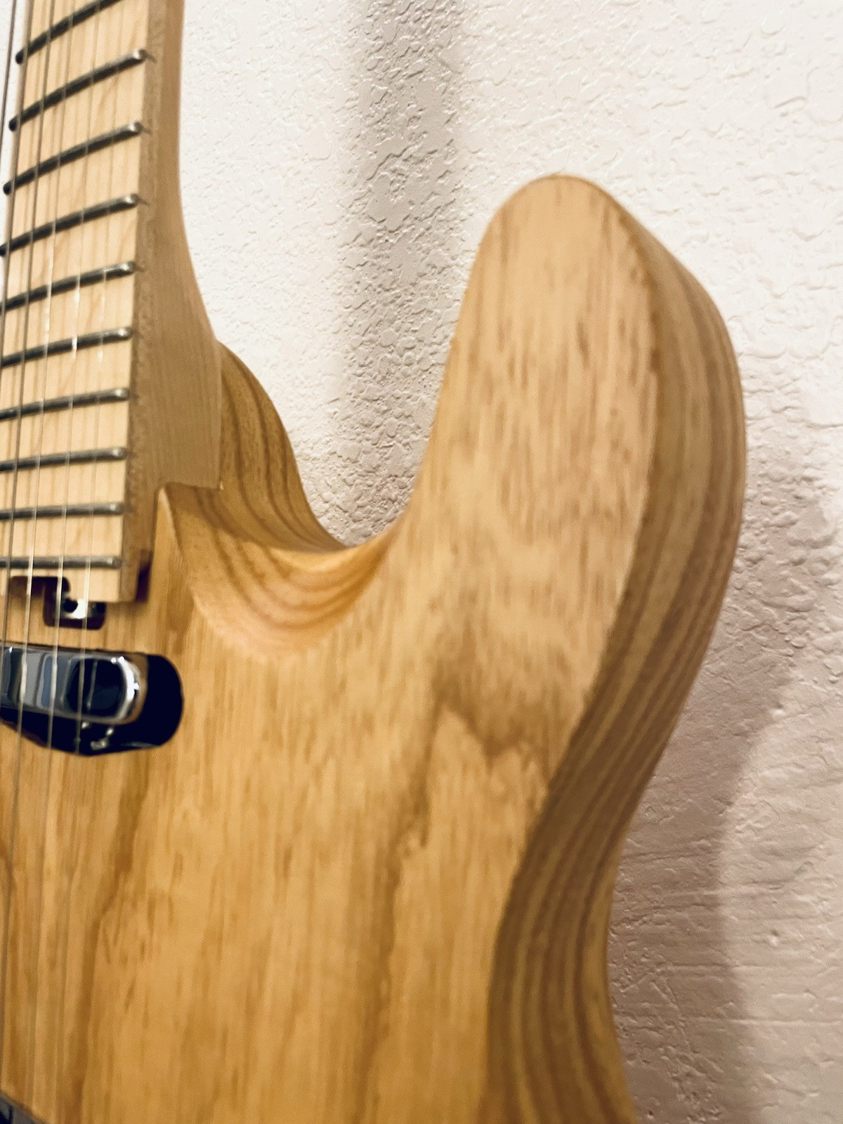 2016 Chapman ML3 Traditional Natural Ash Body Carved Top With Roadrunner Case