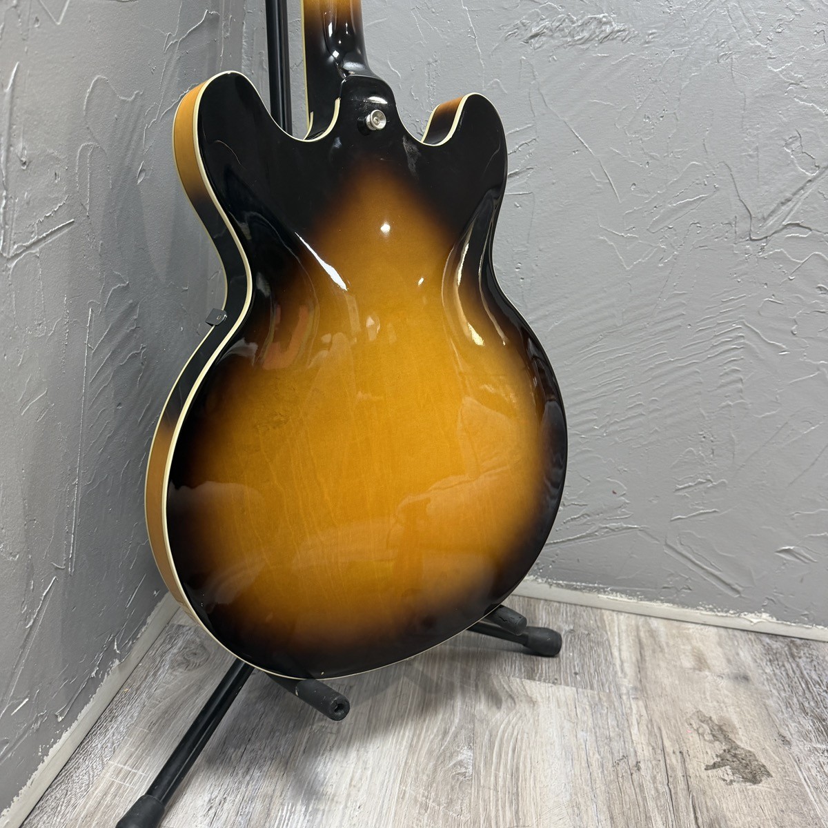Alvarez AAT33/TSB Double Cutaway Electric Guitar (CP1022208)