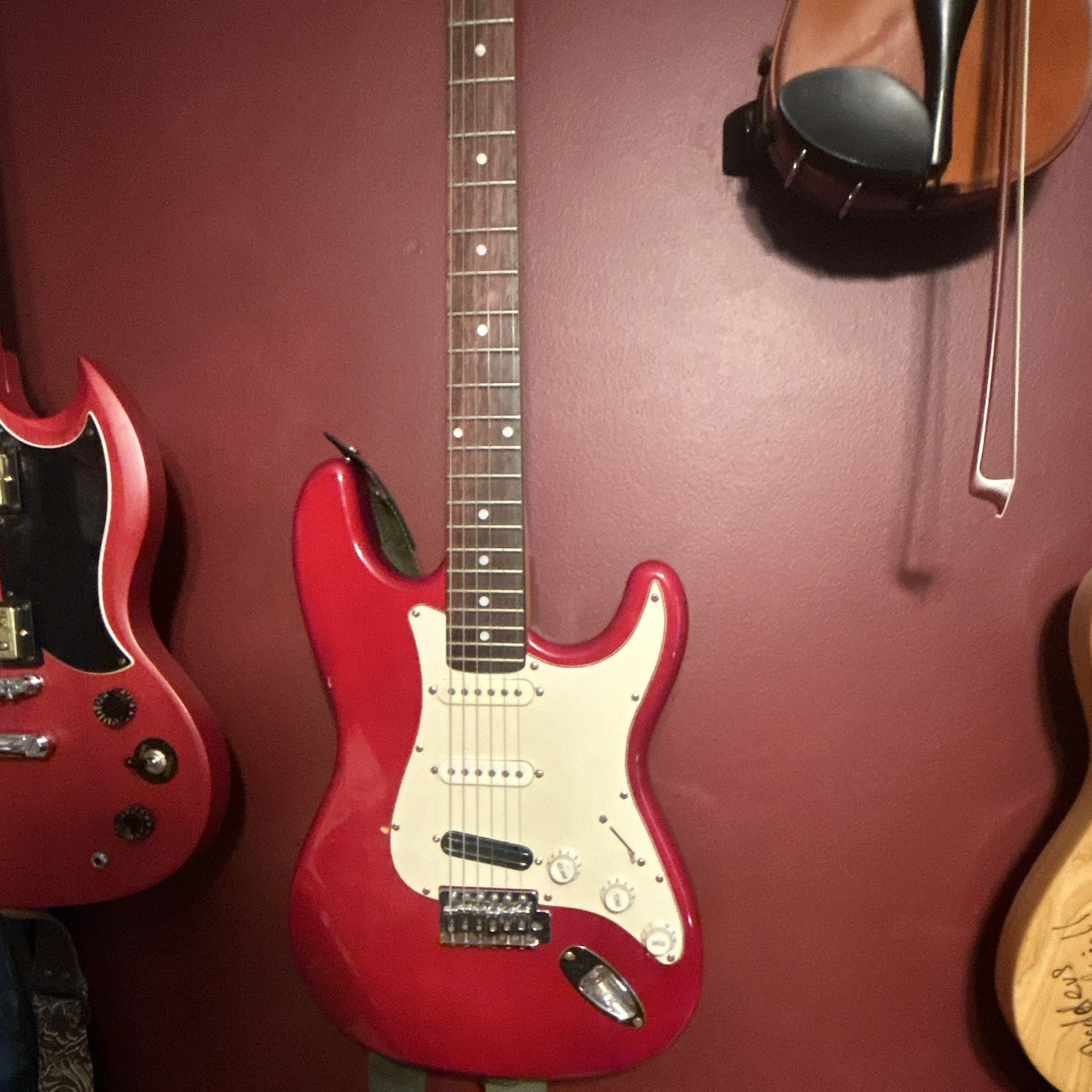 Red Solid Body S-Style Electric Guitar, 6-String, Right-Handed