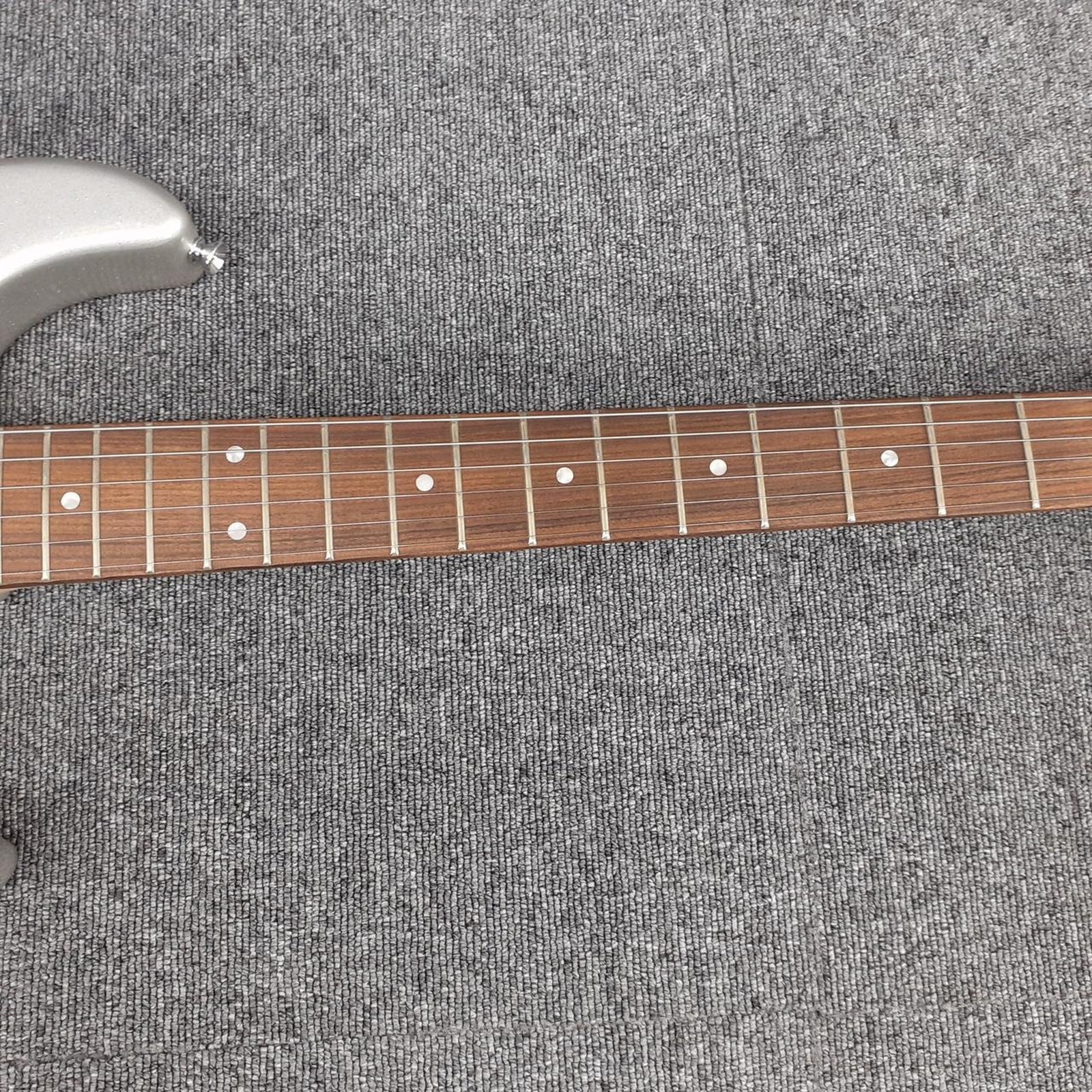 EDWARDS E-SNAPPER TO ROYAL SILVER Used Alder body Rosewood fingerboard w/Gigcase