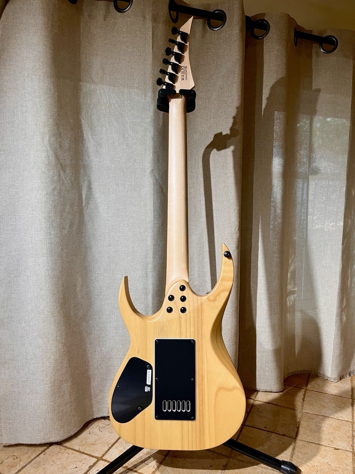 Solar AB2.6ET N – Natural Matte – Electric Guitar – Evertune – Hardshell Case