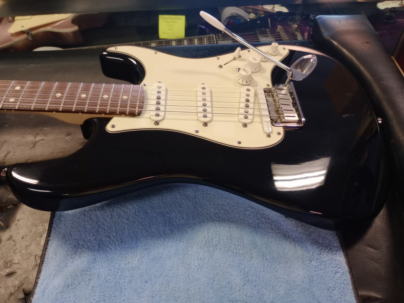 Fender Standard Roland Ready Stratocaster 2006 Black *** FREE SHIPPING ***