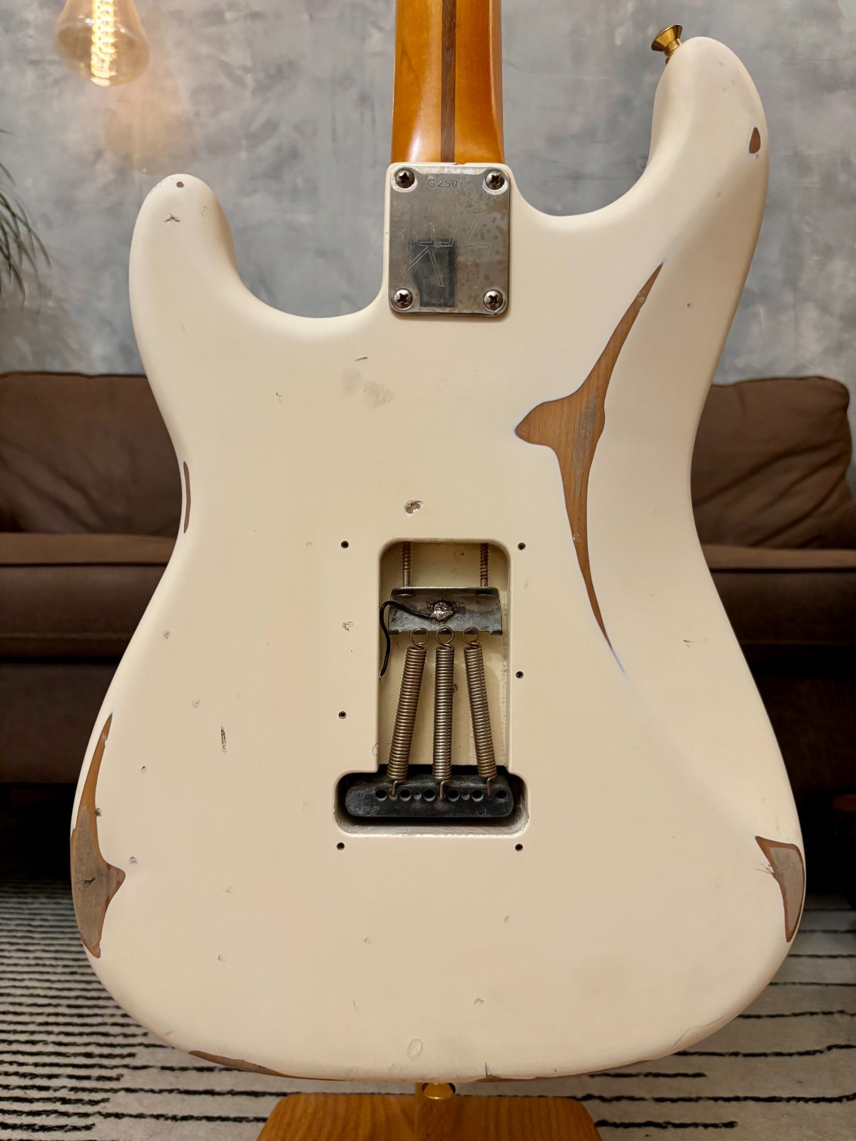 Fender Stratocaster Glas Custom HSS Arctic White Relic 8.2lbs w/ V