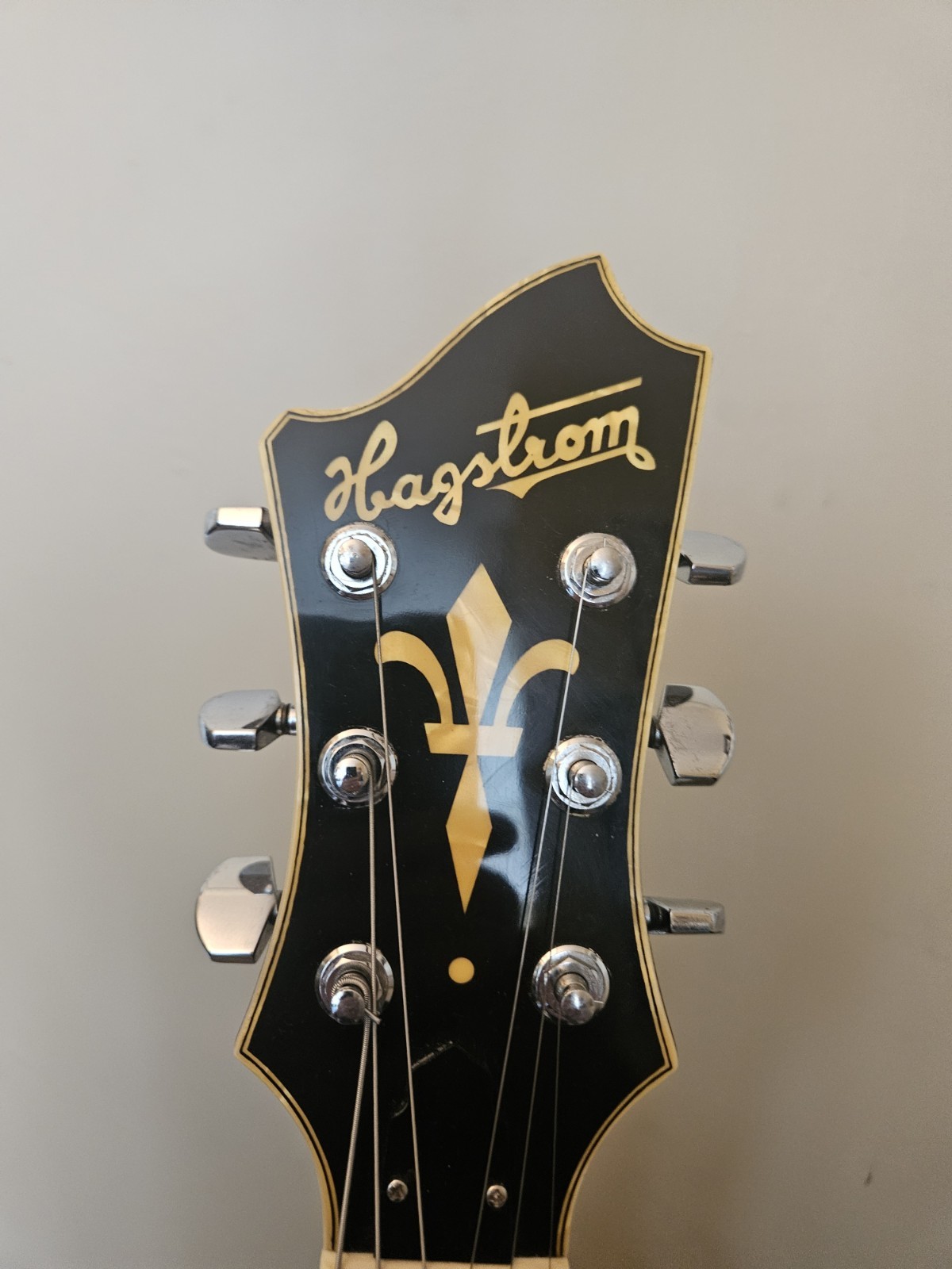 Hagstrom Swede 1970’s Mahogany w/case