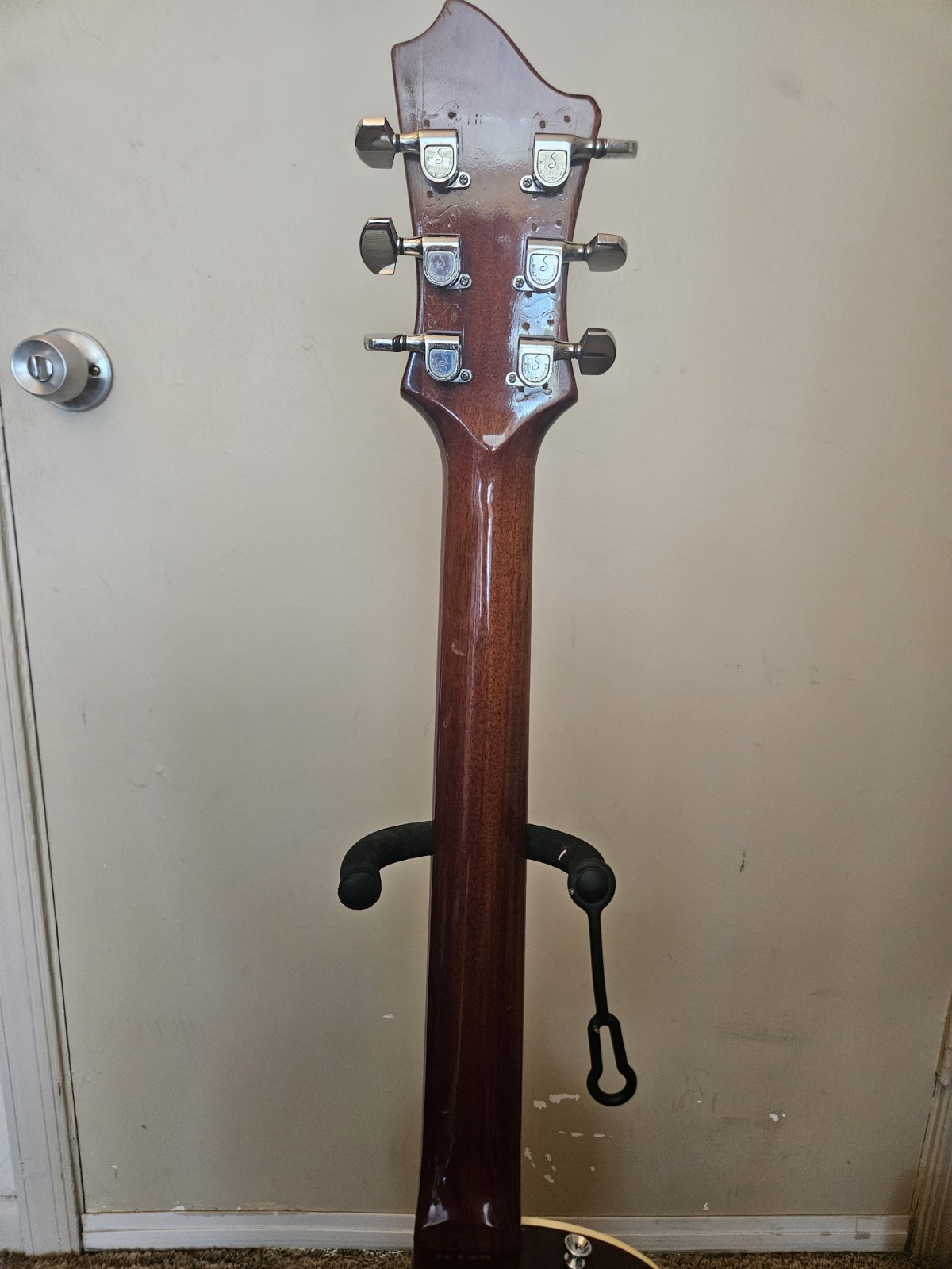 Hagstrom Swede 1970’s Mahogany w/case