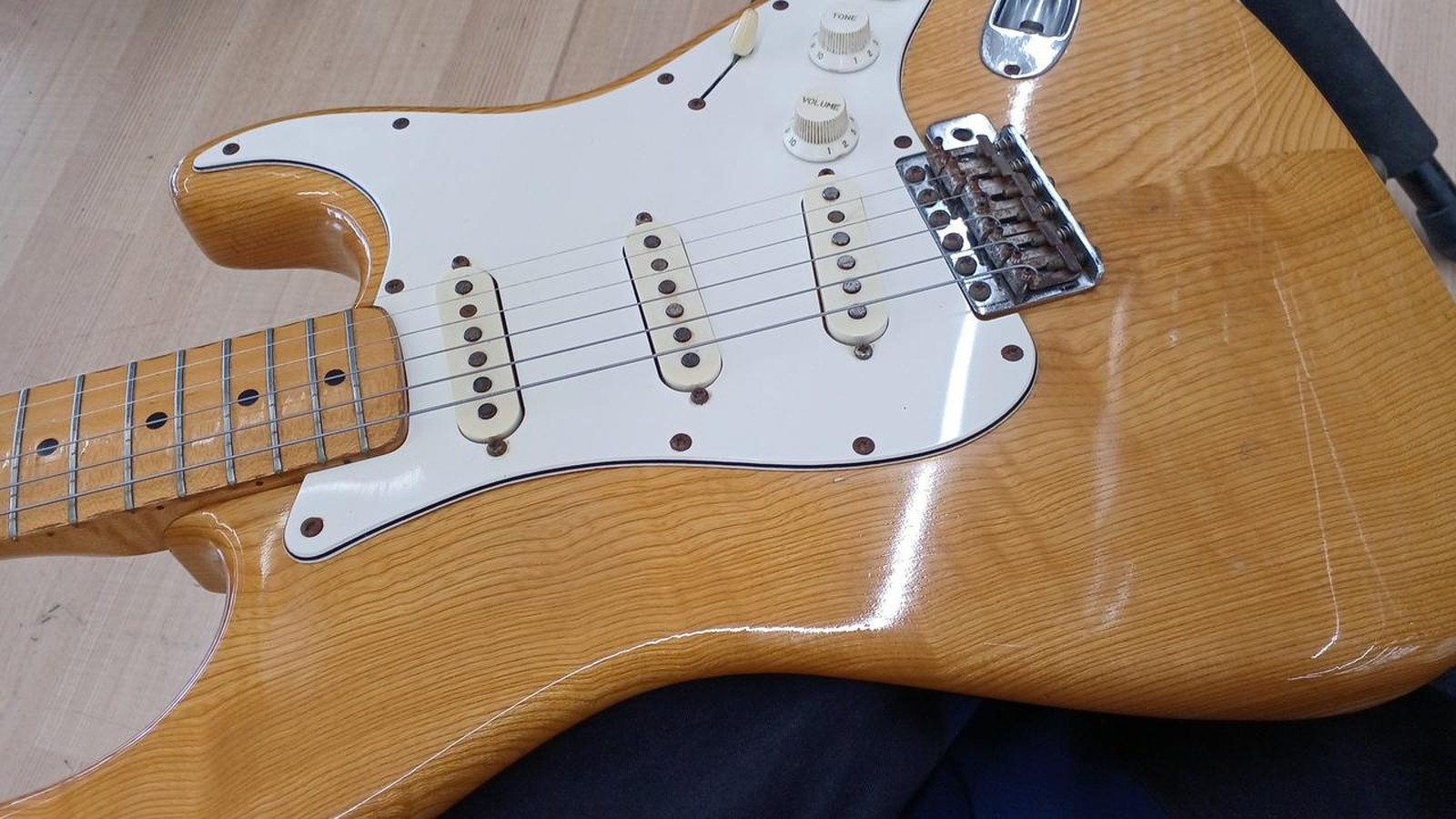 GRECO SE500N Used 1977 Sen body Maple neck Maple fingerboard Natural w/Hard case