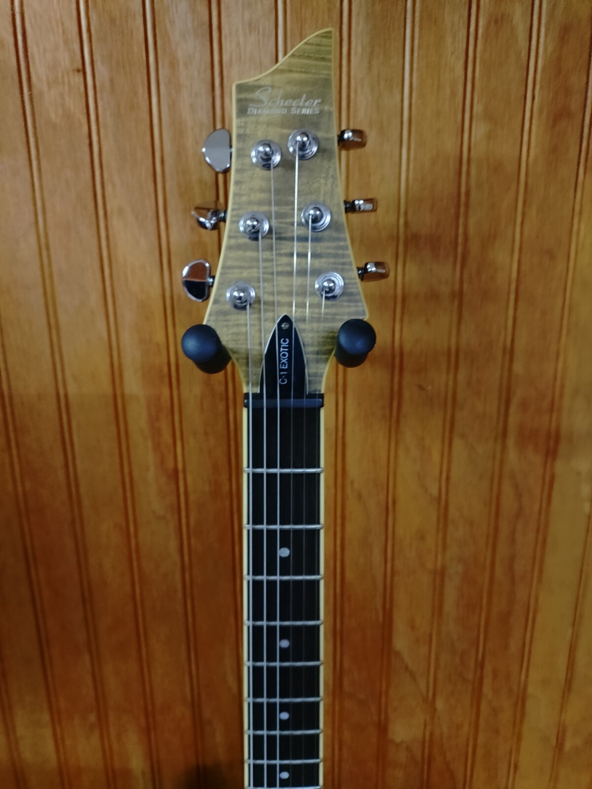 Schecter C-1 Exotic Diamond Series W/ Hard Case